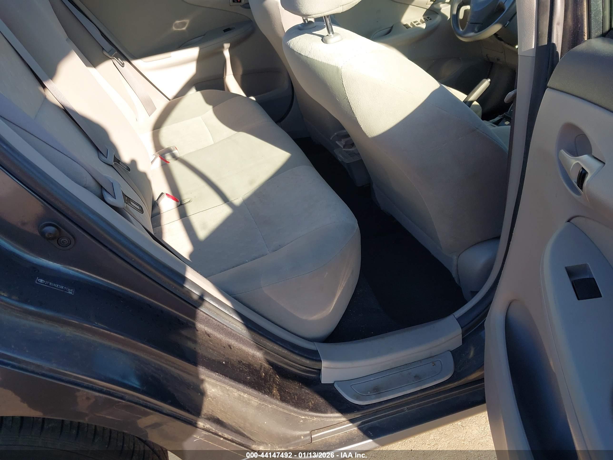 TOYOTA COROLLA image 8