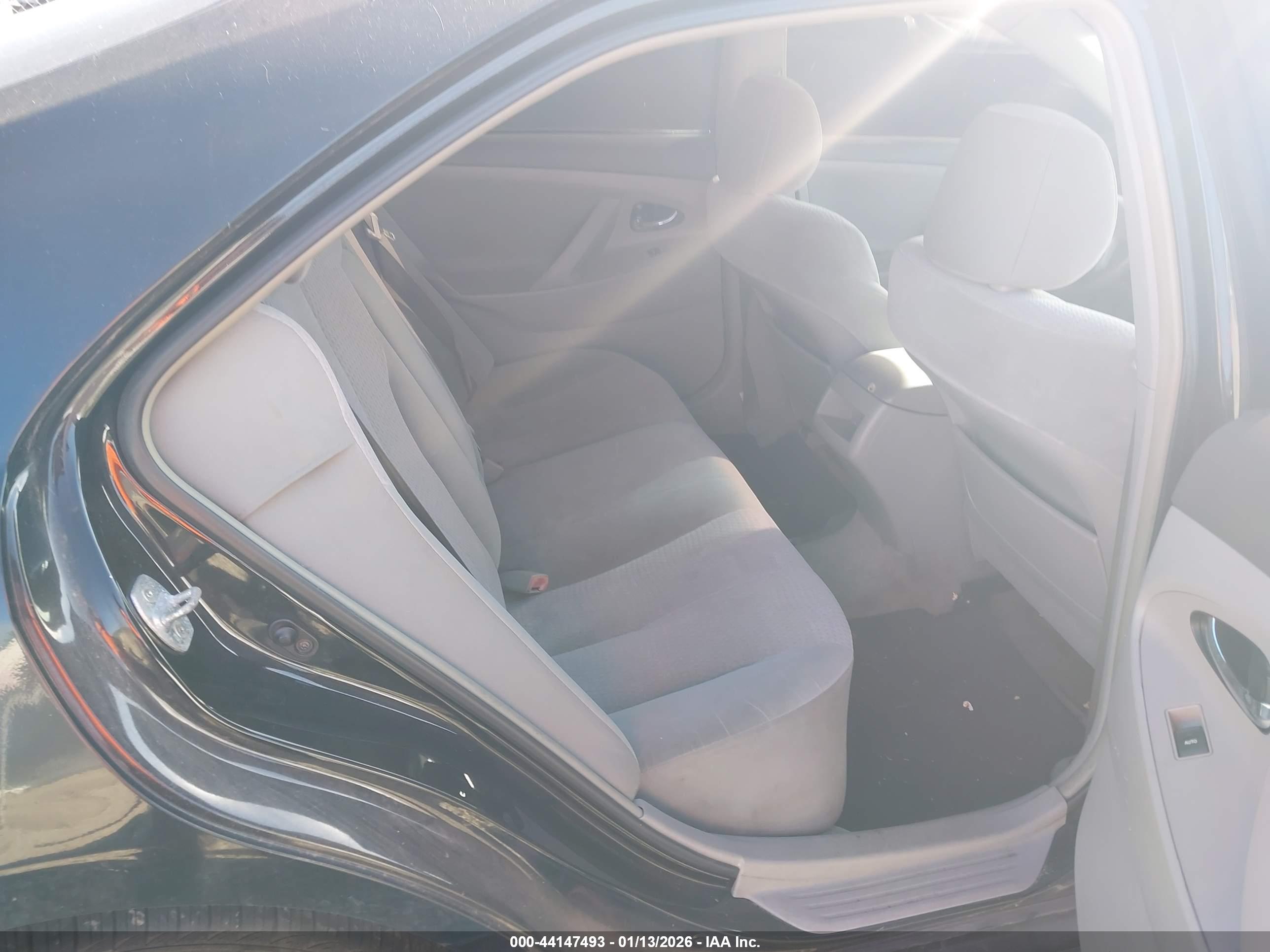 TOYOTA CAMRY image 8