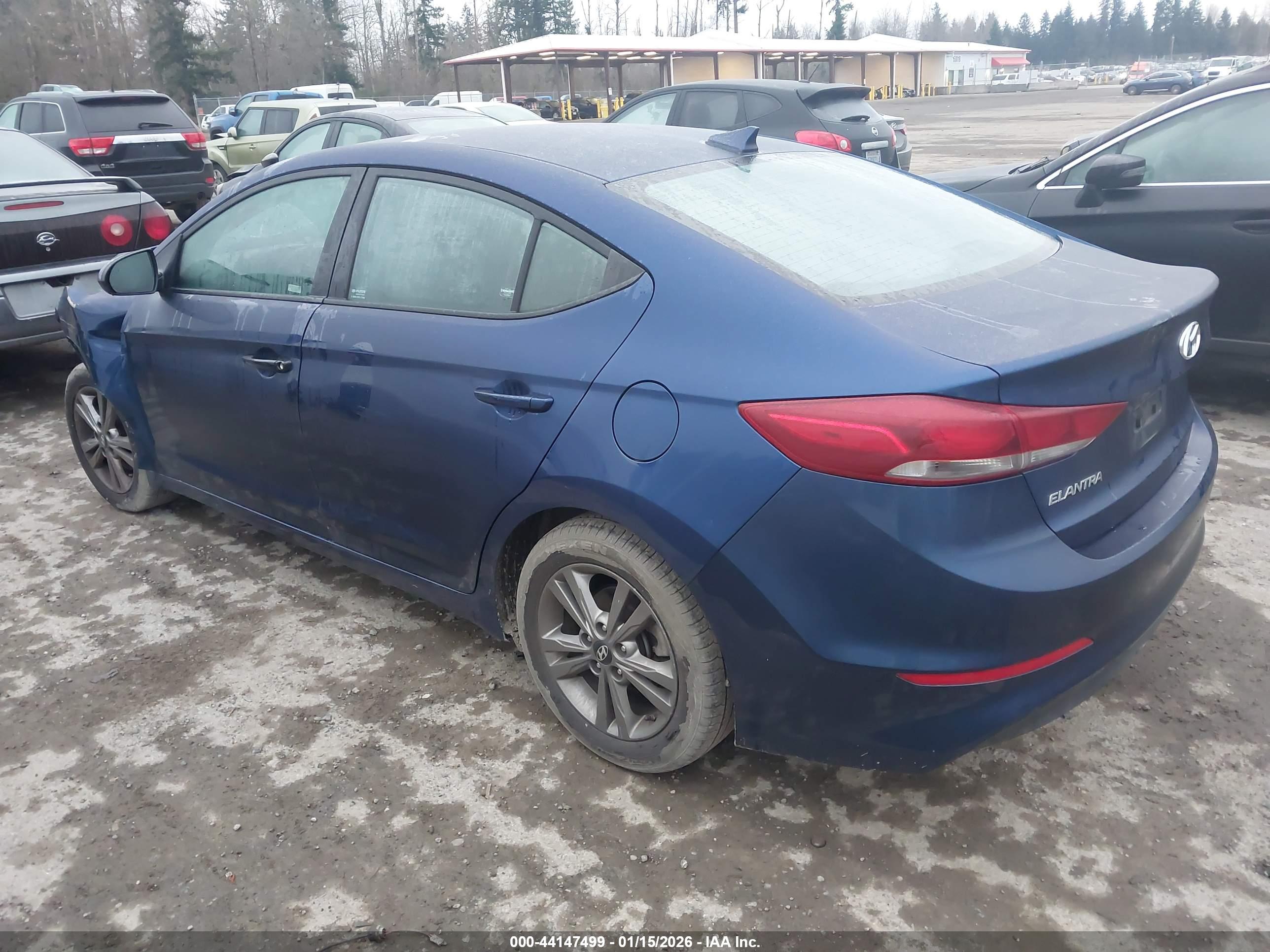 HYUNDAI ELANTRA image 3