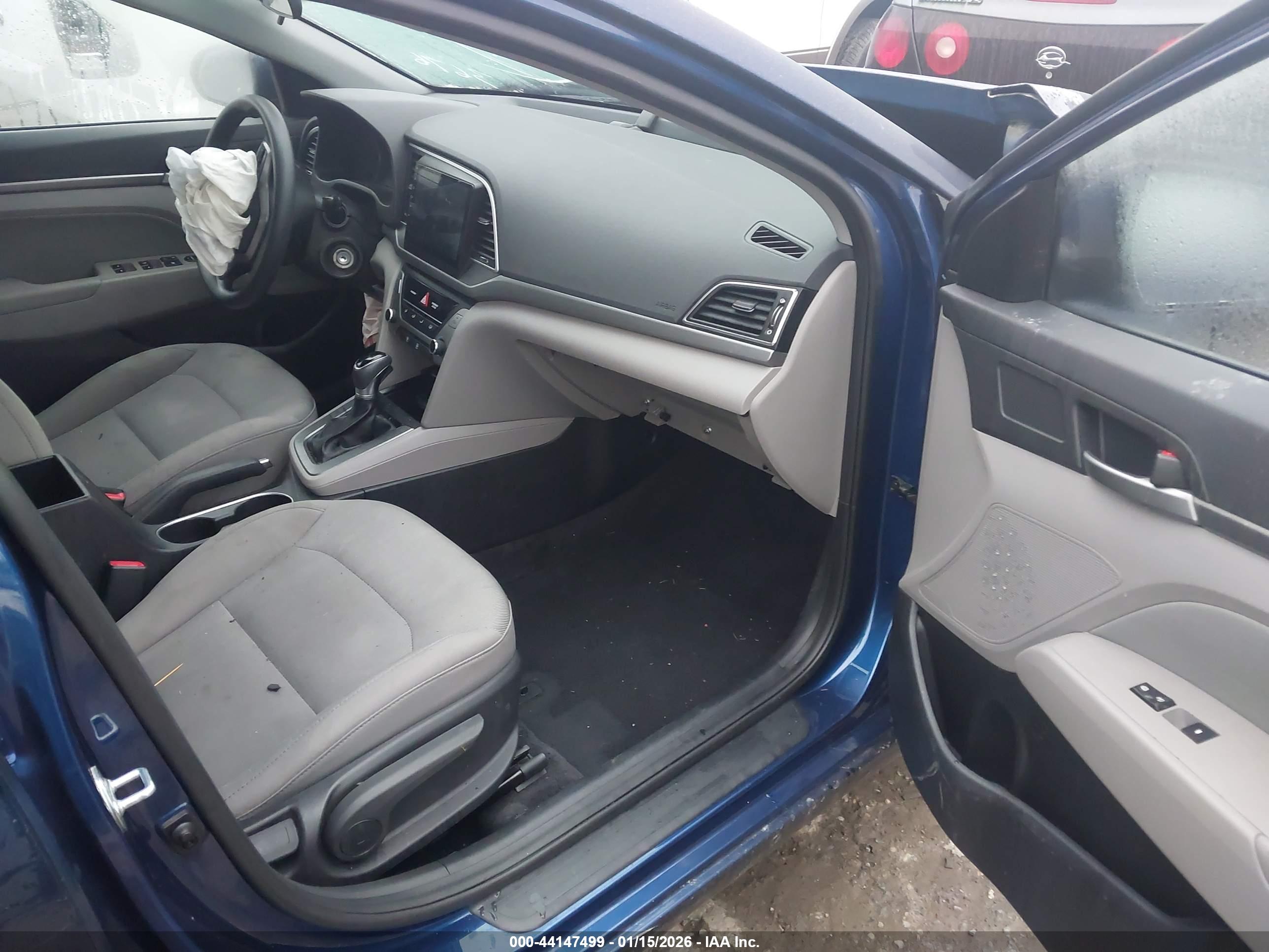 HYUNDAI ELANTRA image 5