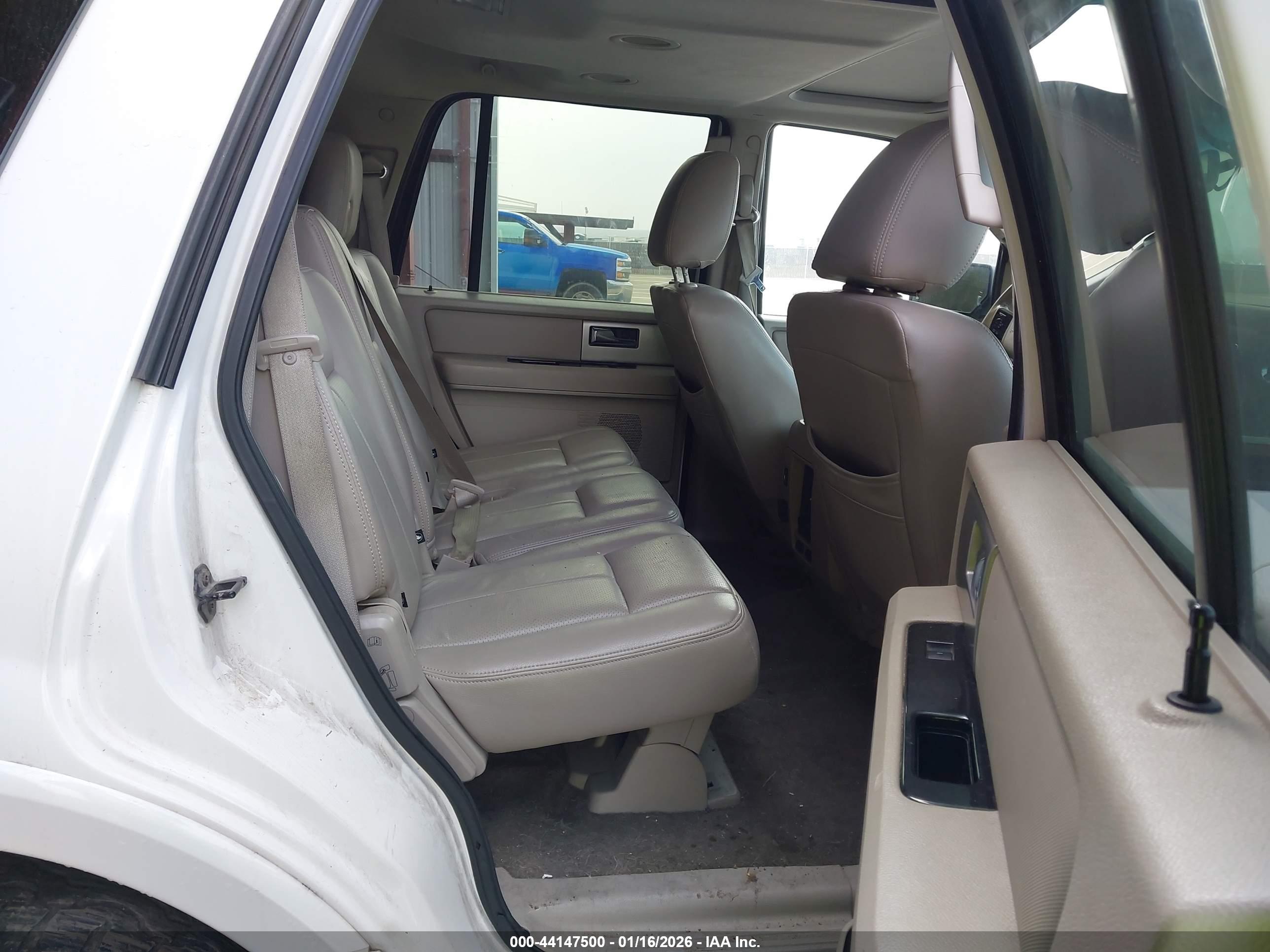 FORD EXPEDITION image 8