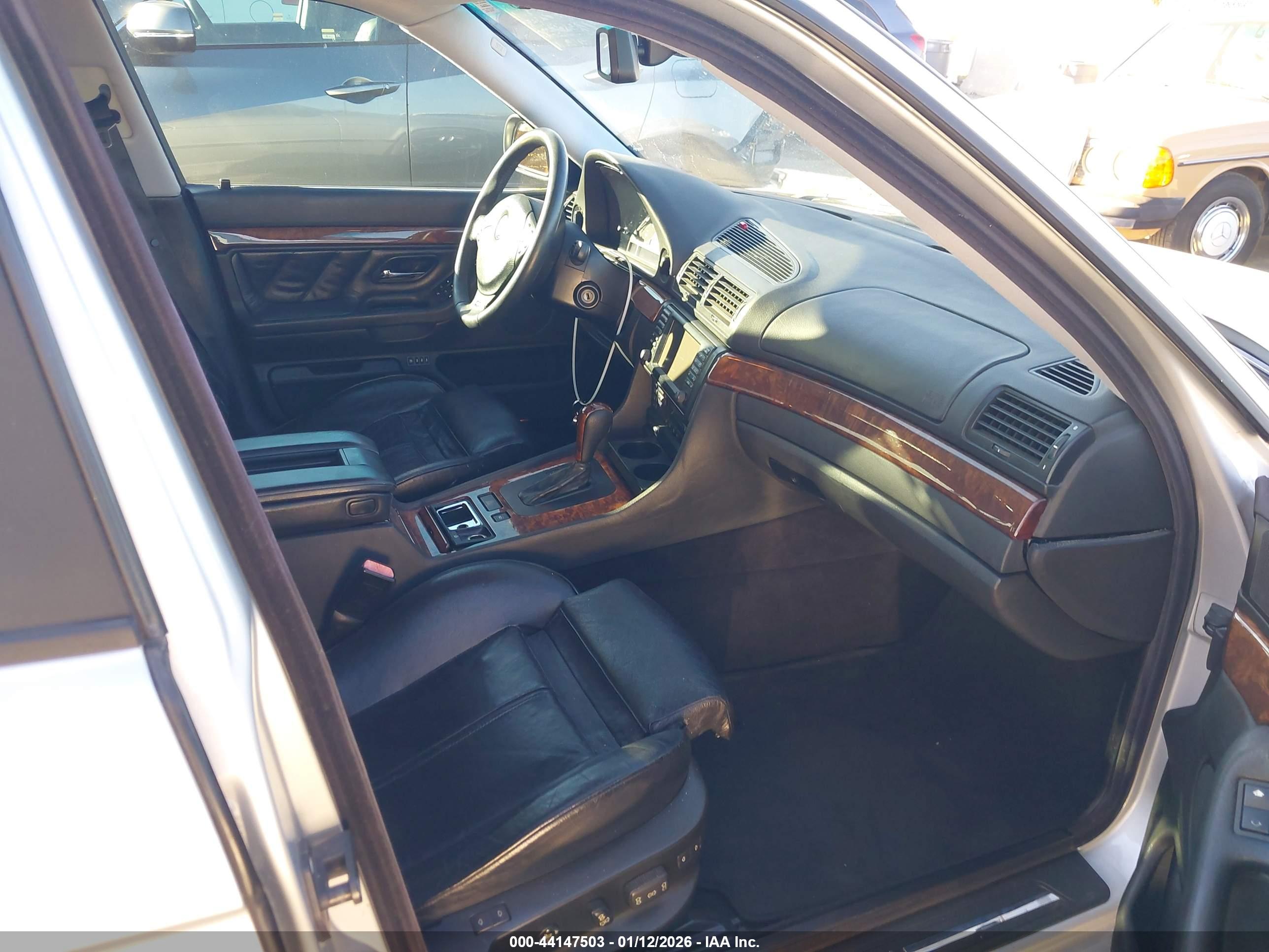 BMW 740IA image 5