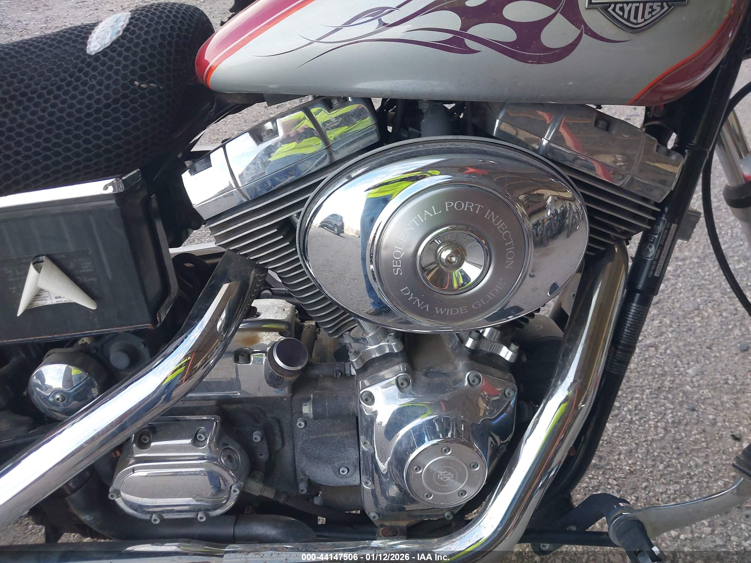HARLEY-DAVIDSON FXDWGI image 8