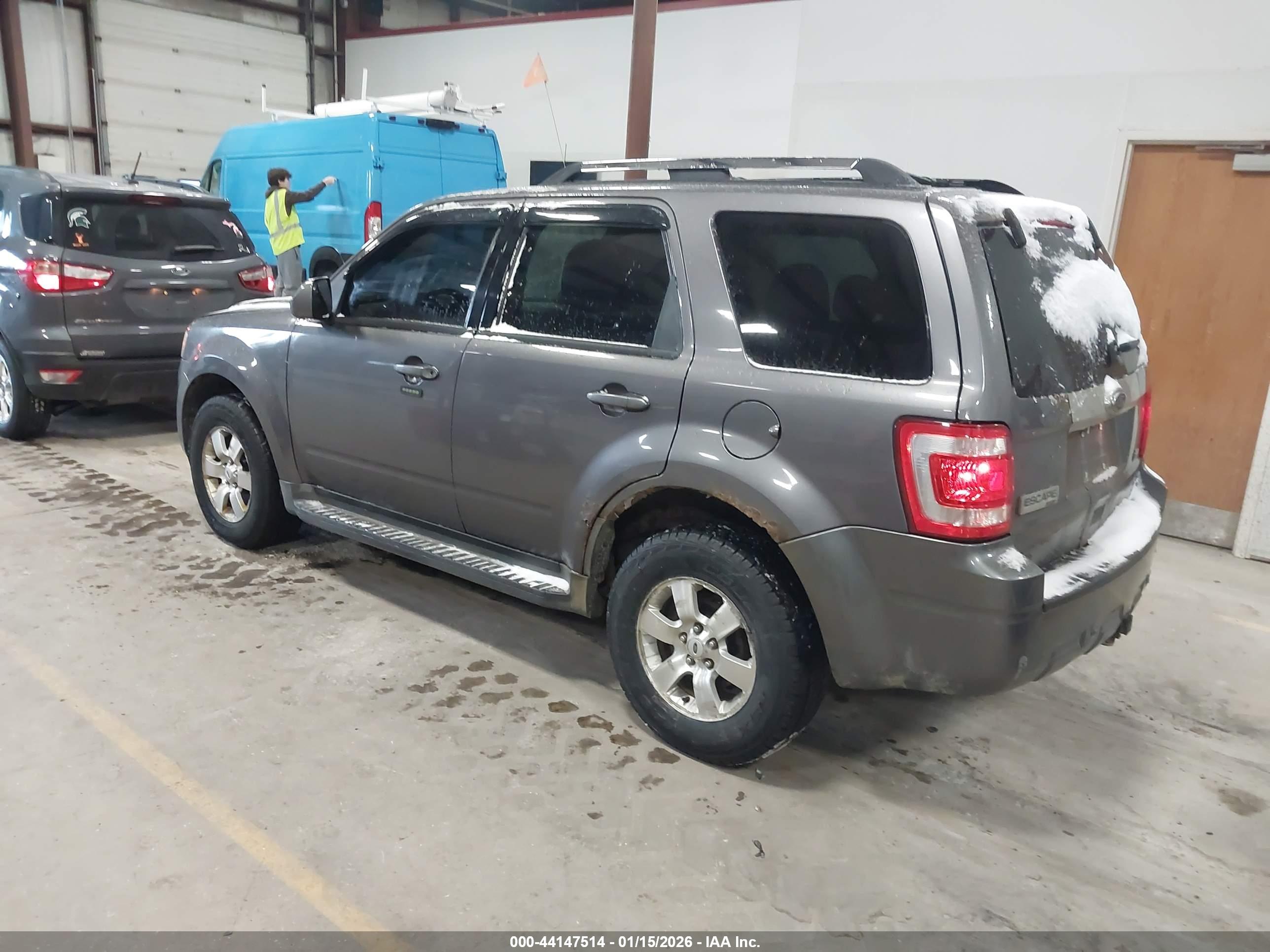 FORD ESCAPE image 3