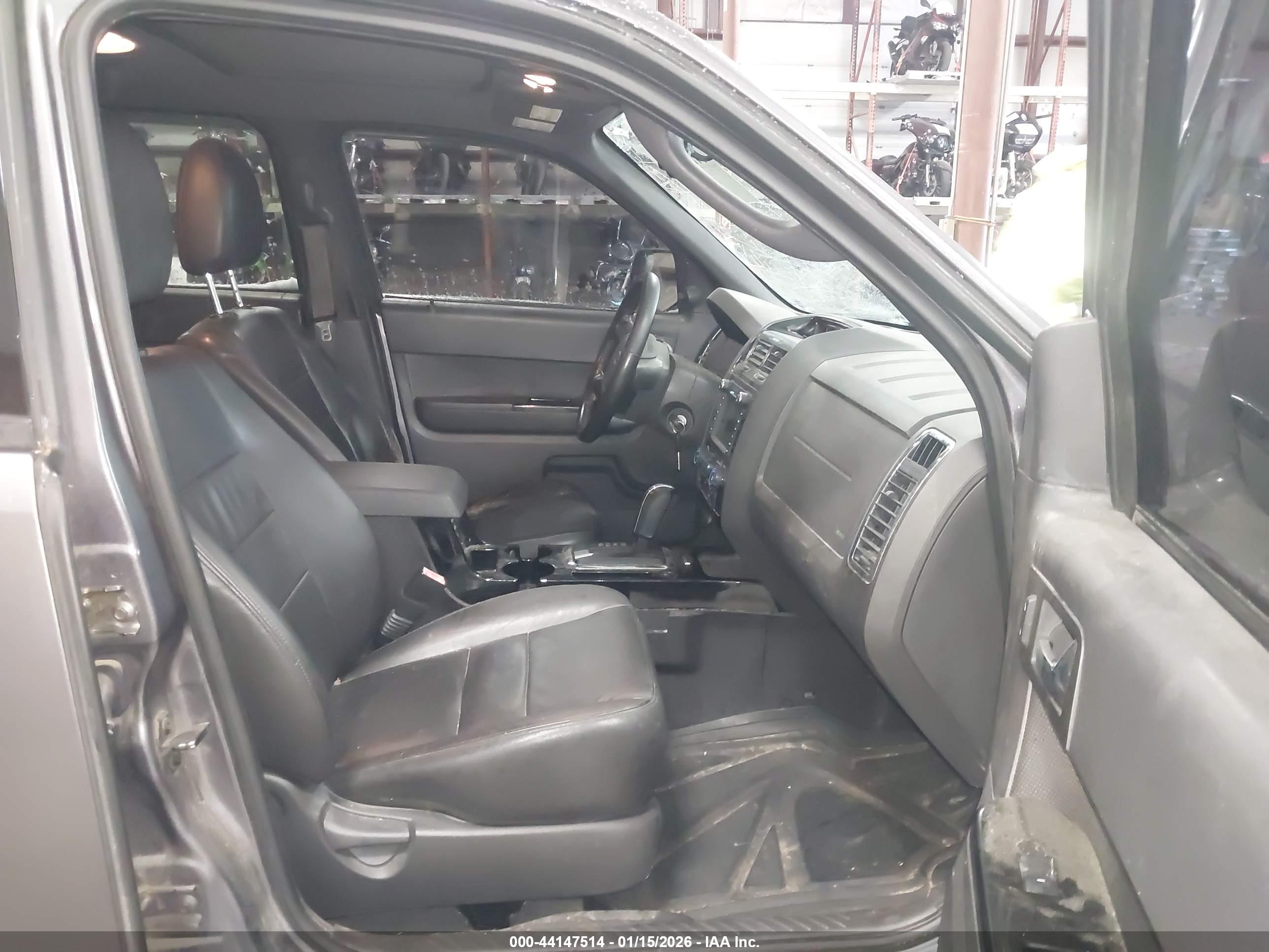 FORD ESCAPE image 5