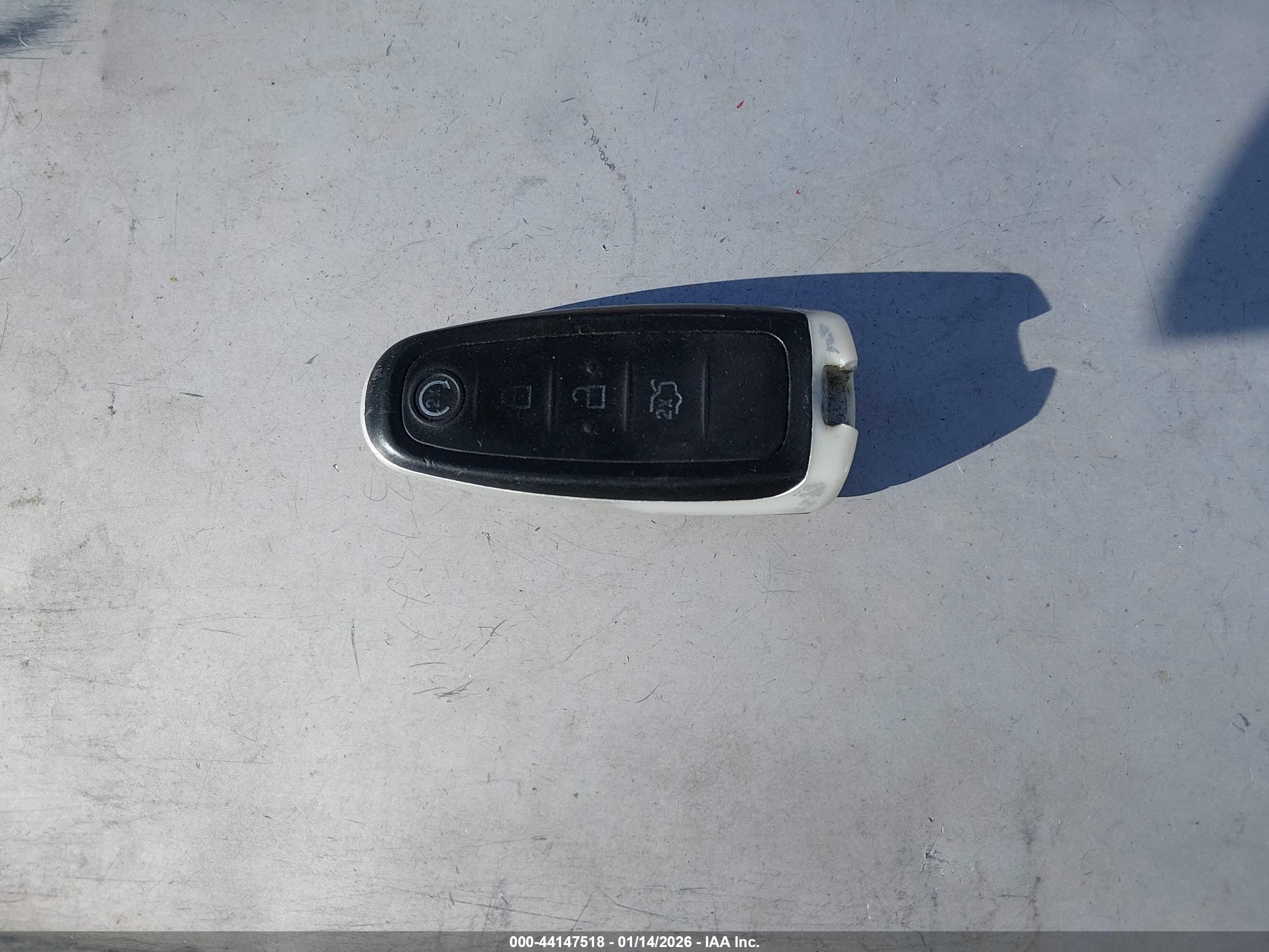 FORD TAURUS image 11