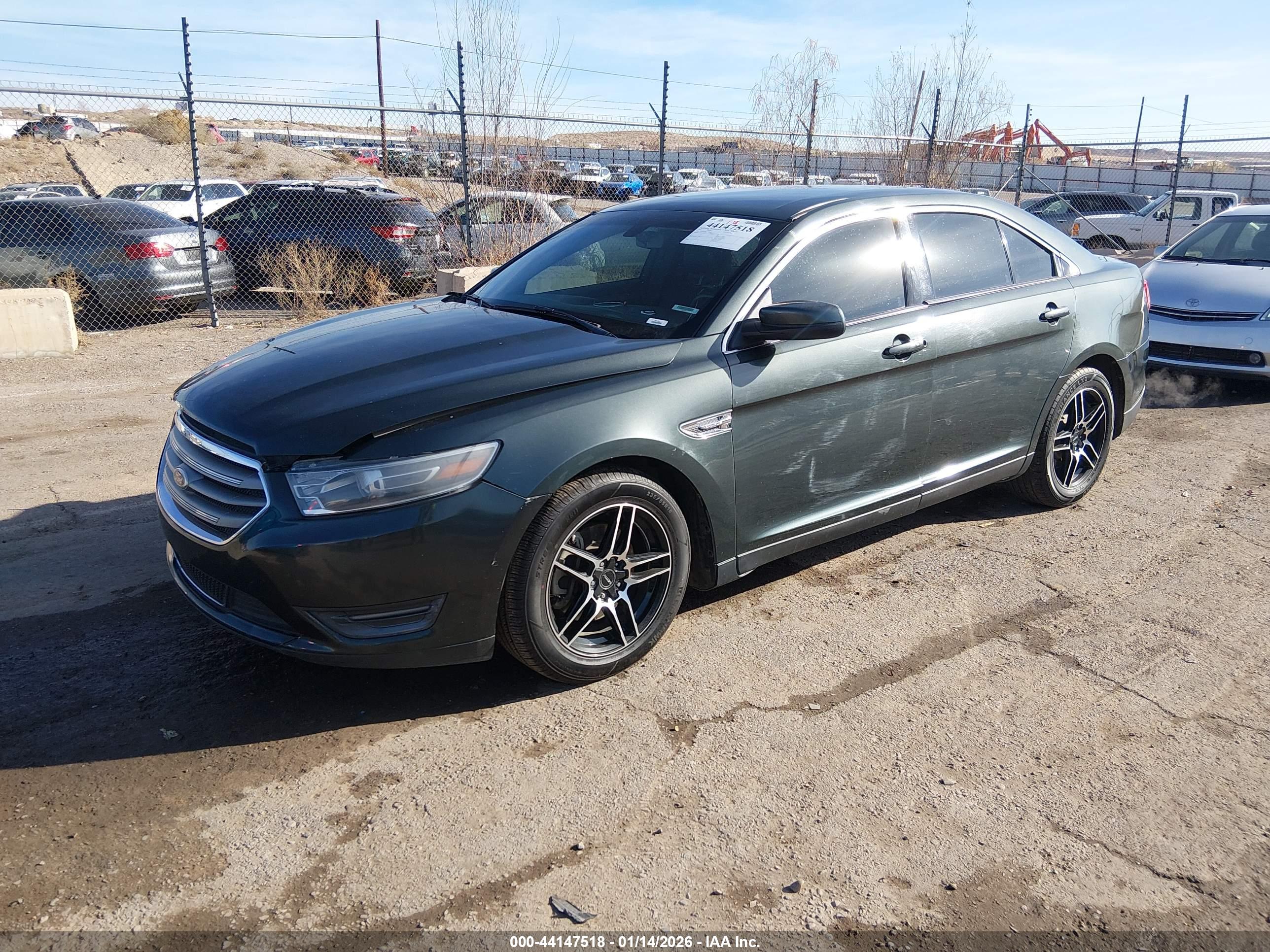 FORD TAURUS image 2
