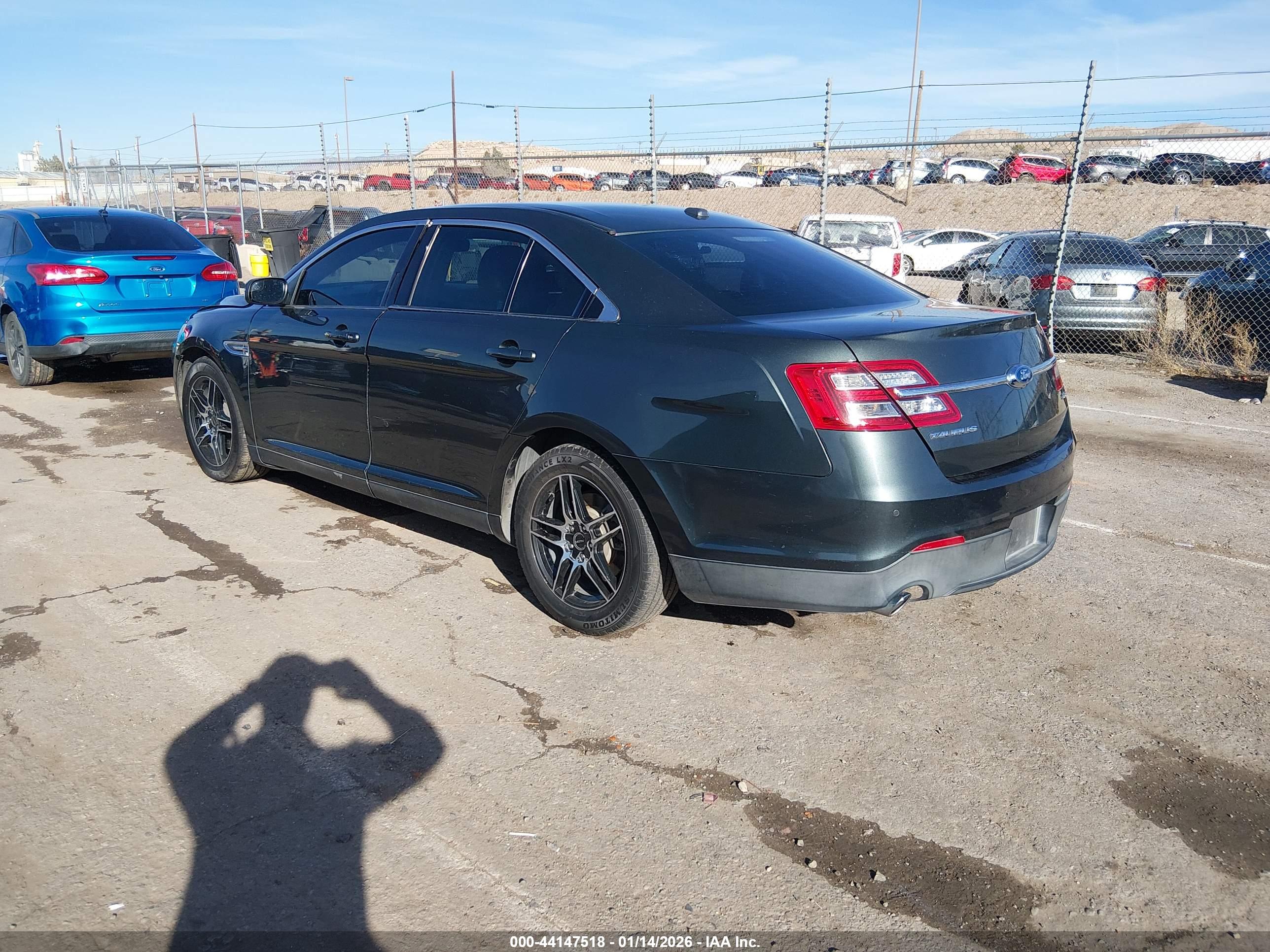 FORD TAURUS image 3