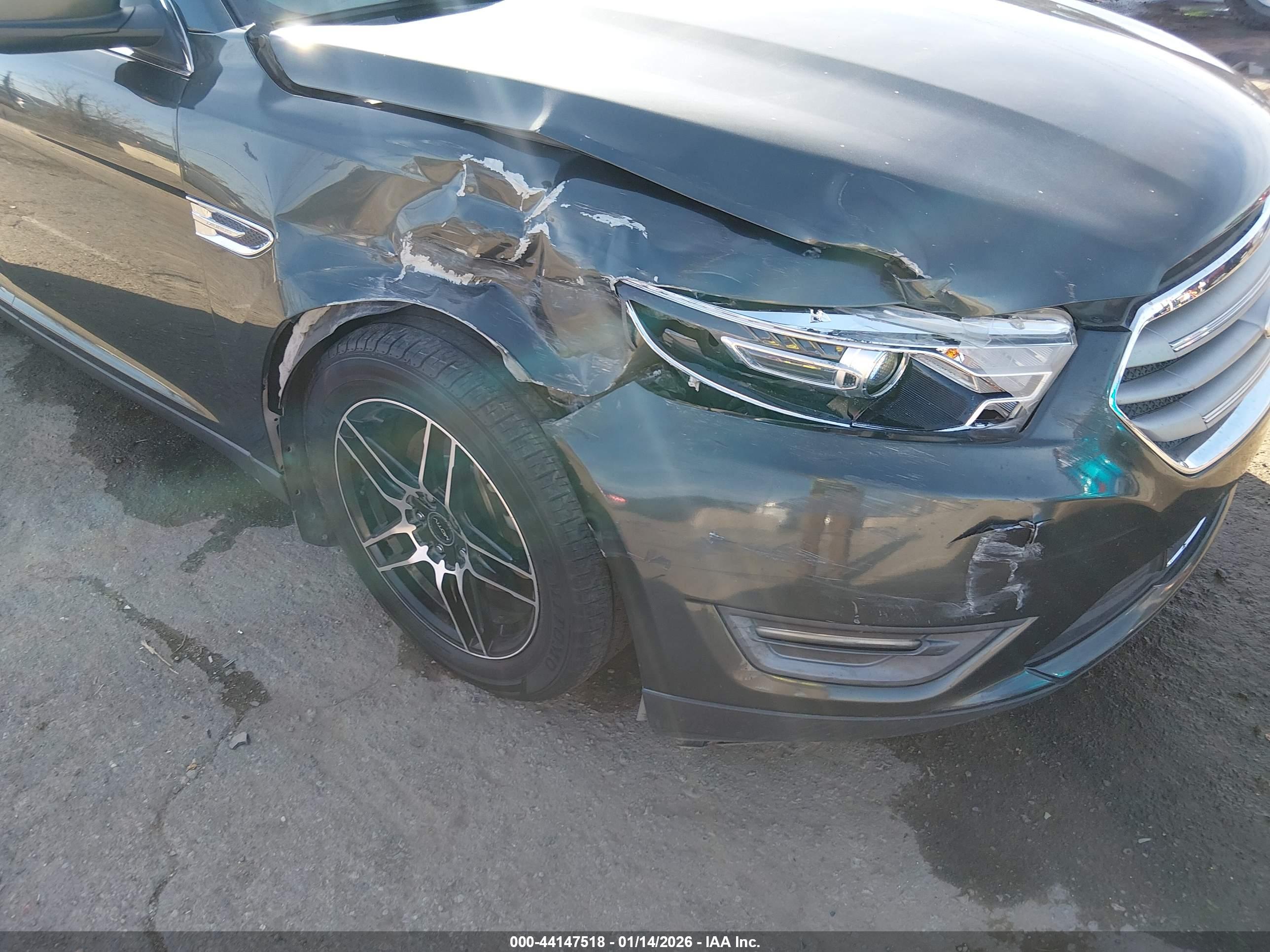 FORD TAURUS image 6
