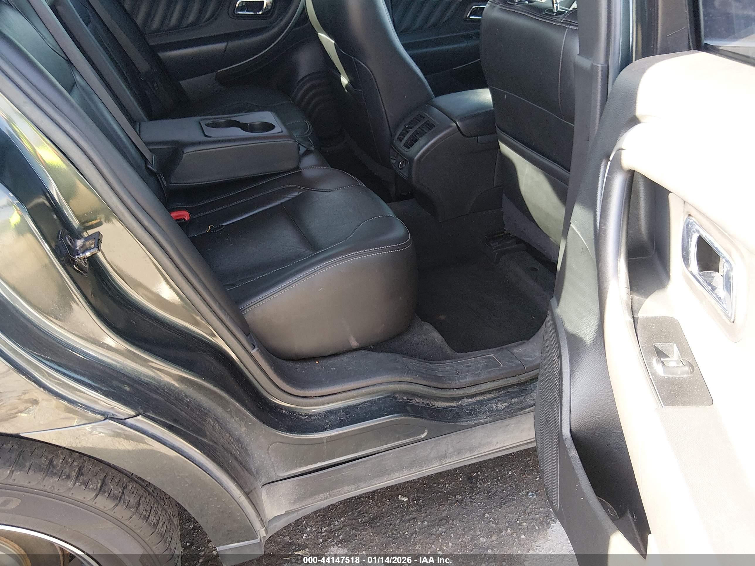 FORD TAURUS image 8