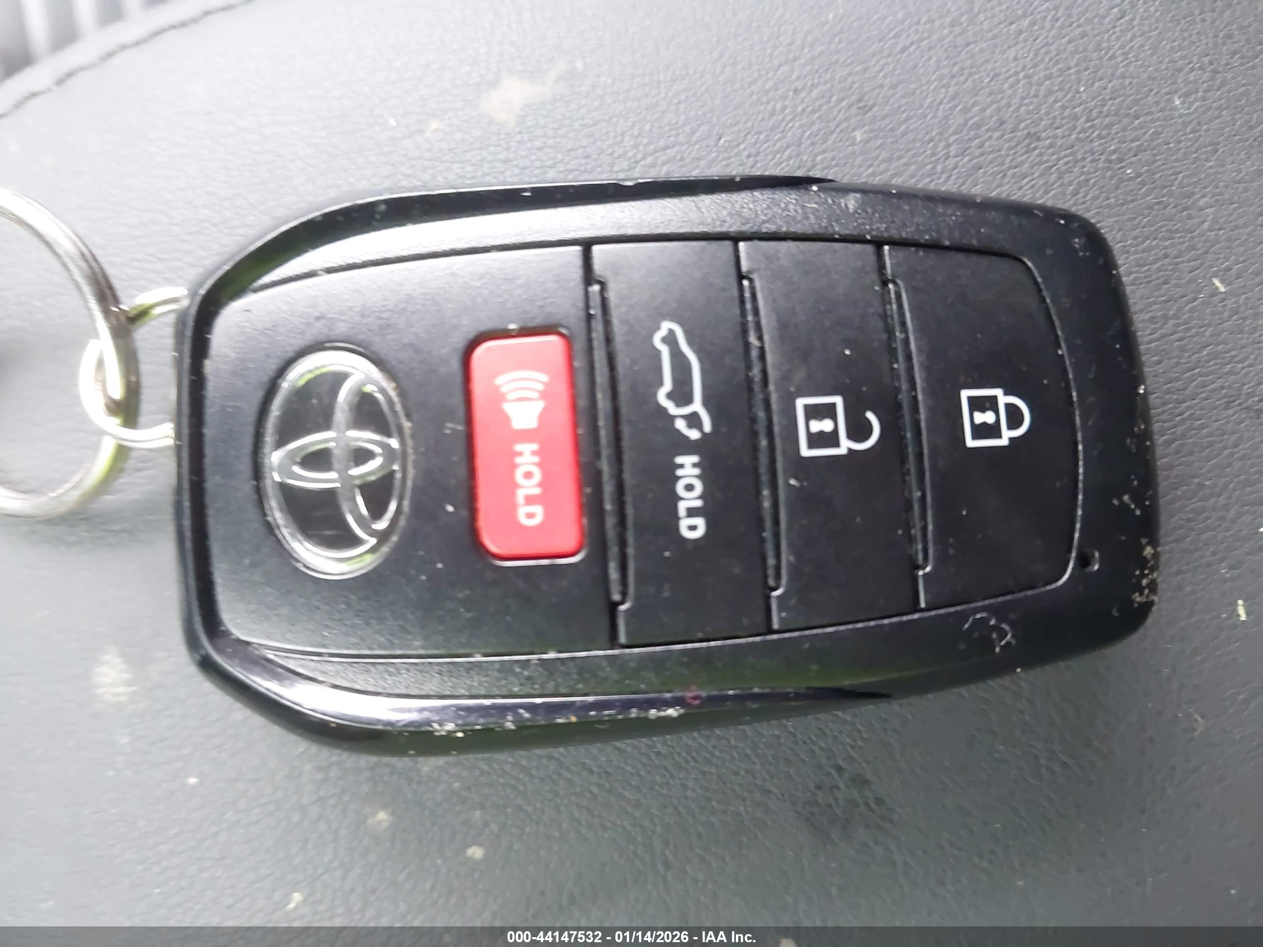 TOYOTA COROLLA image 11