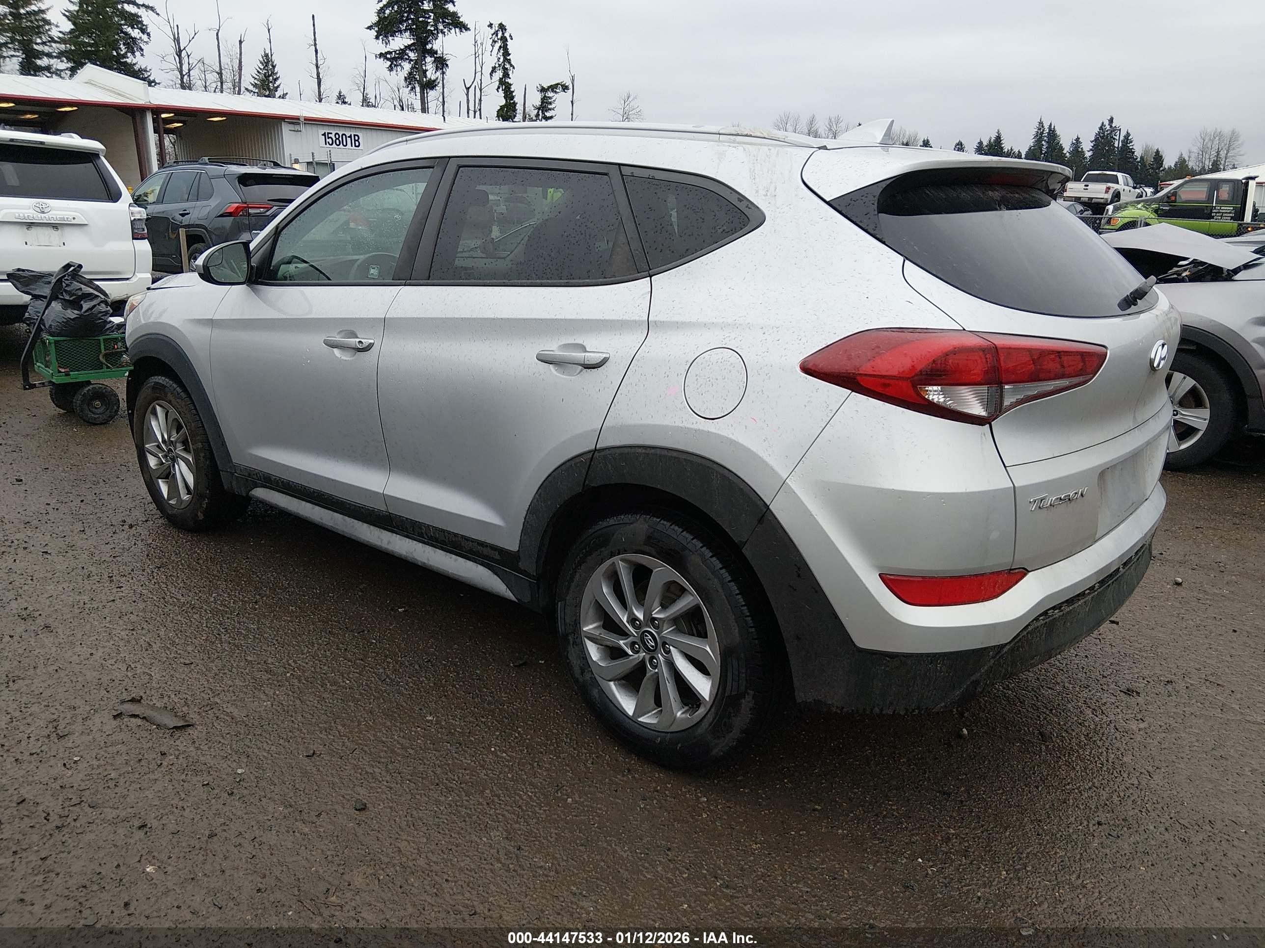 HYUNDAI TUCSON image 3