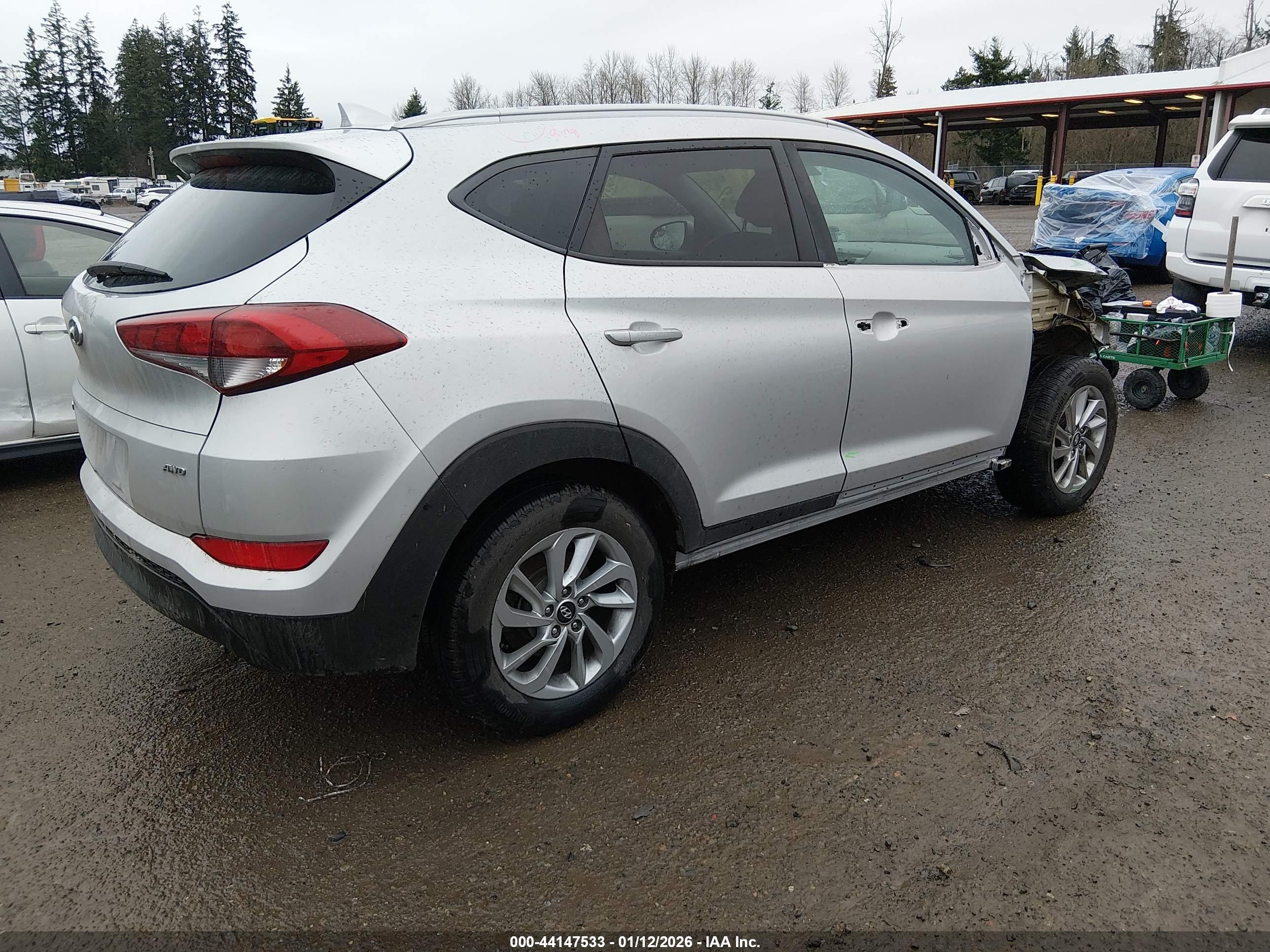 HYUNDAI TUCSON image 4