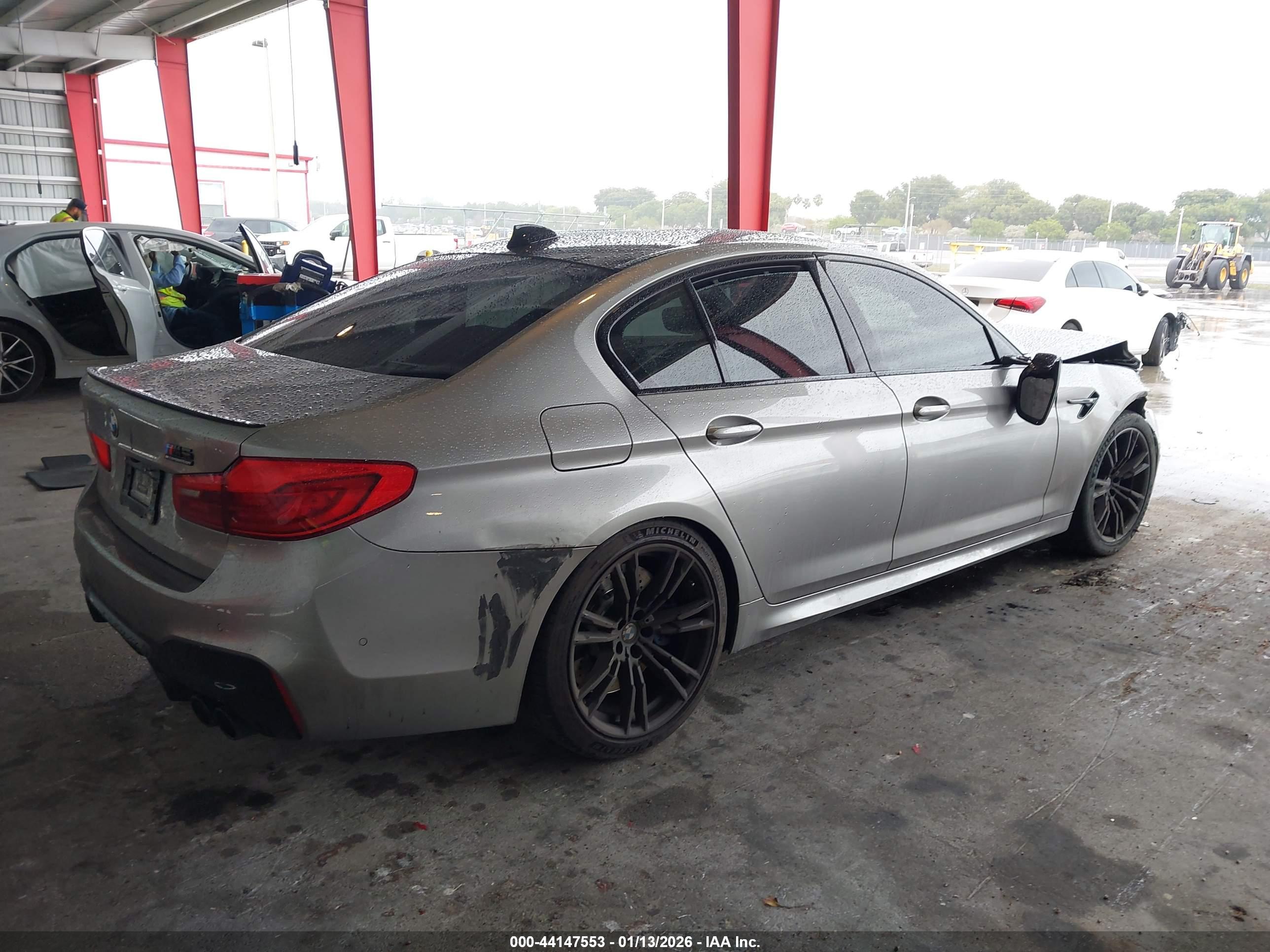BMW M5 image 4