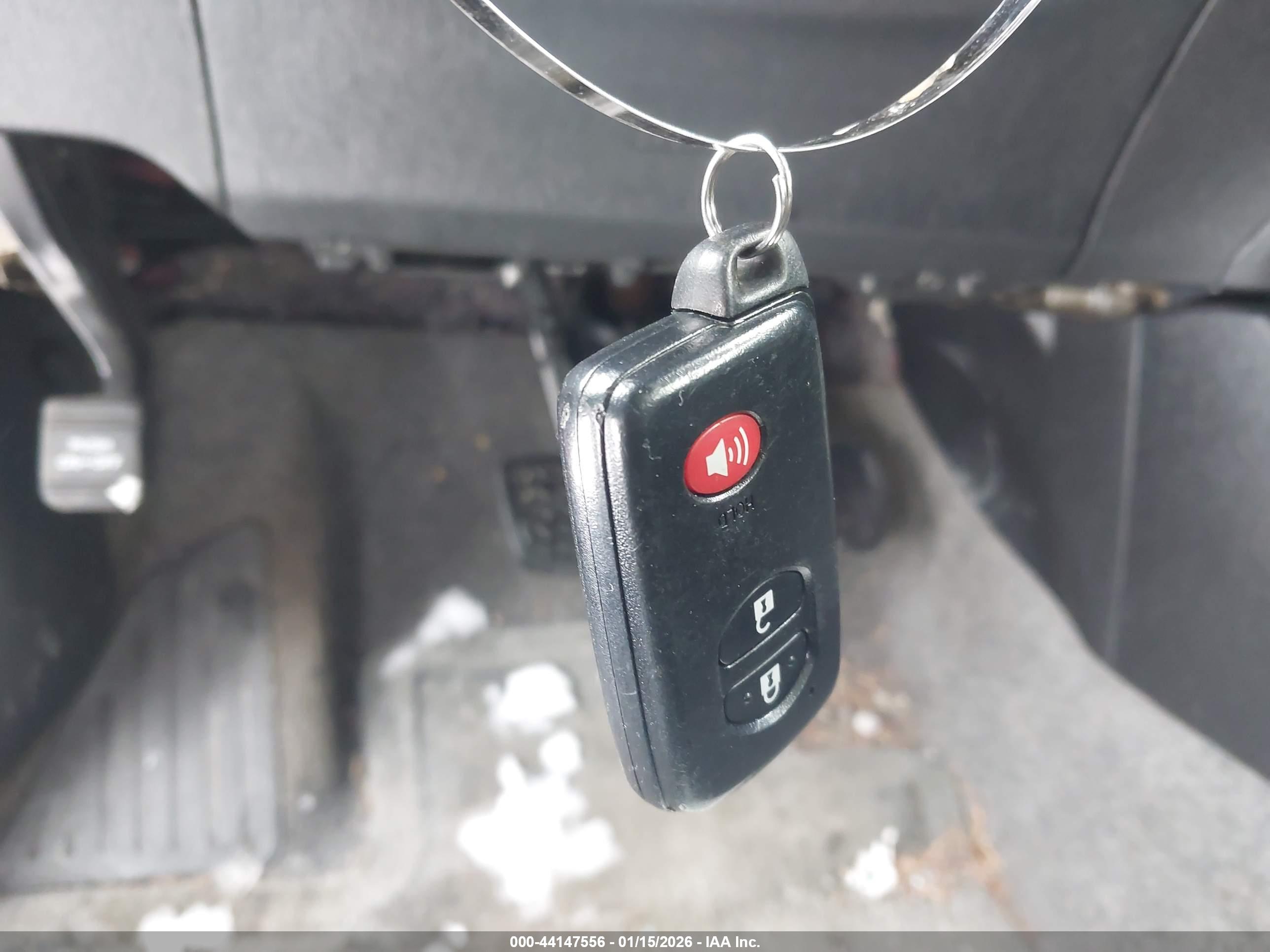 TOYOTA PRIUS image 11