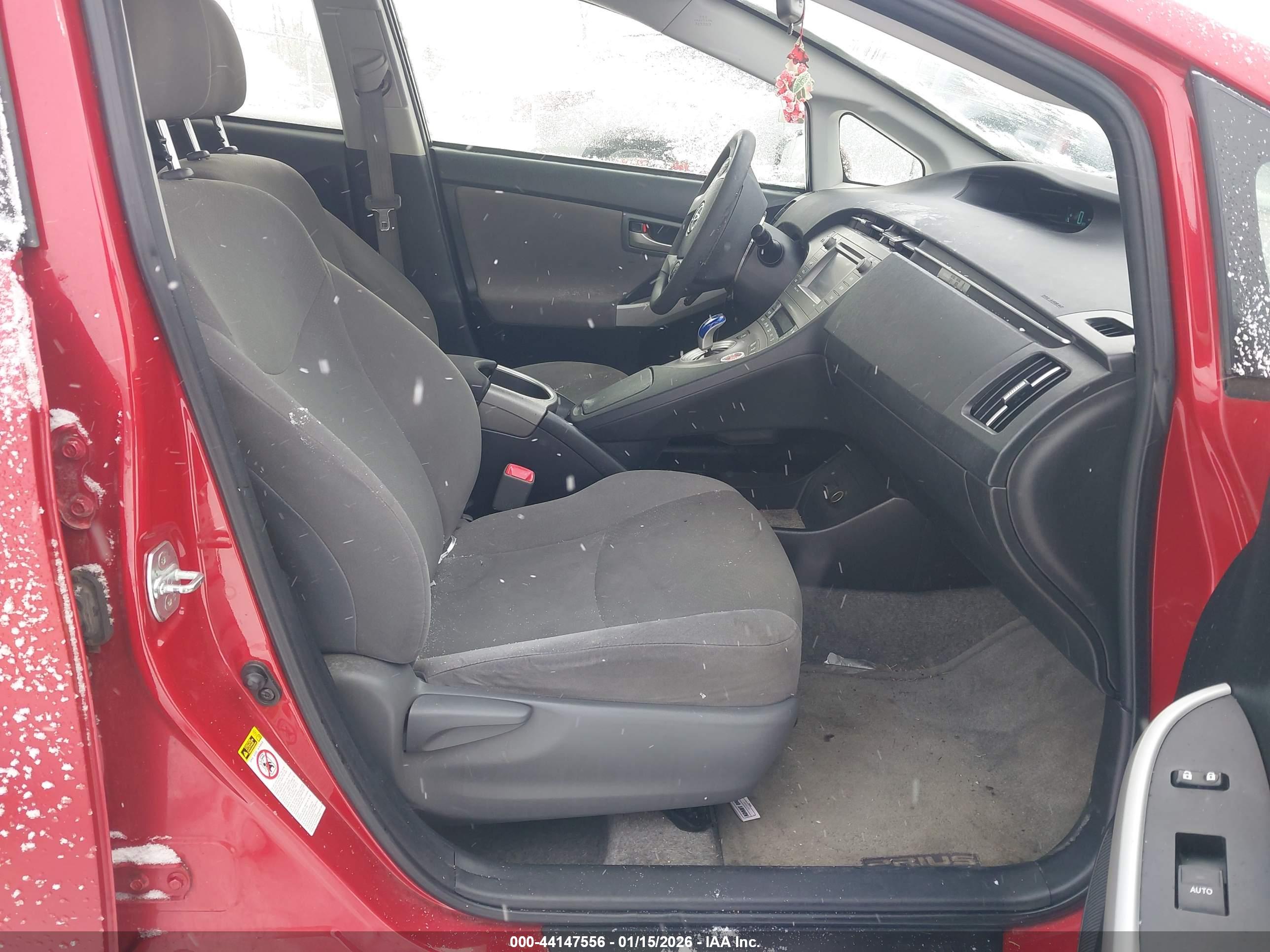 TOYOTA PRIUS image 5