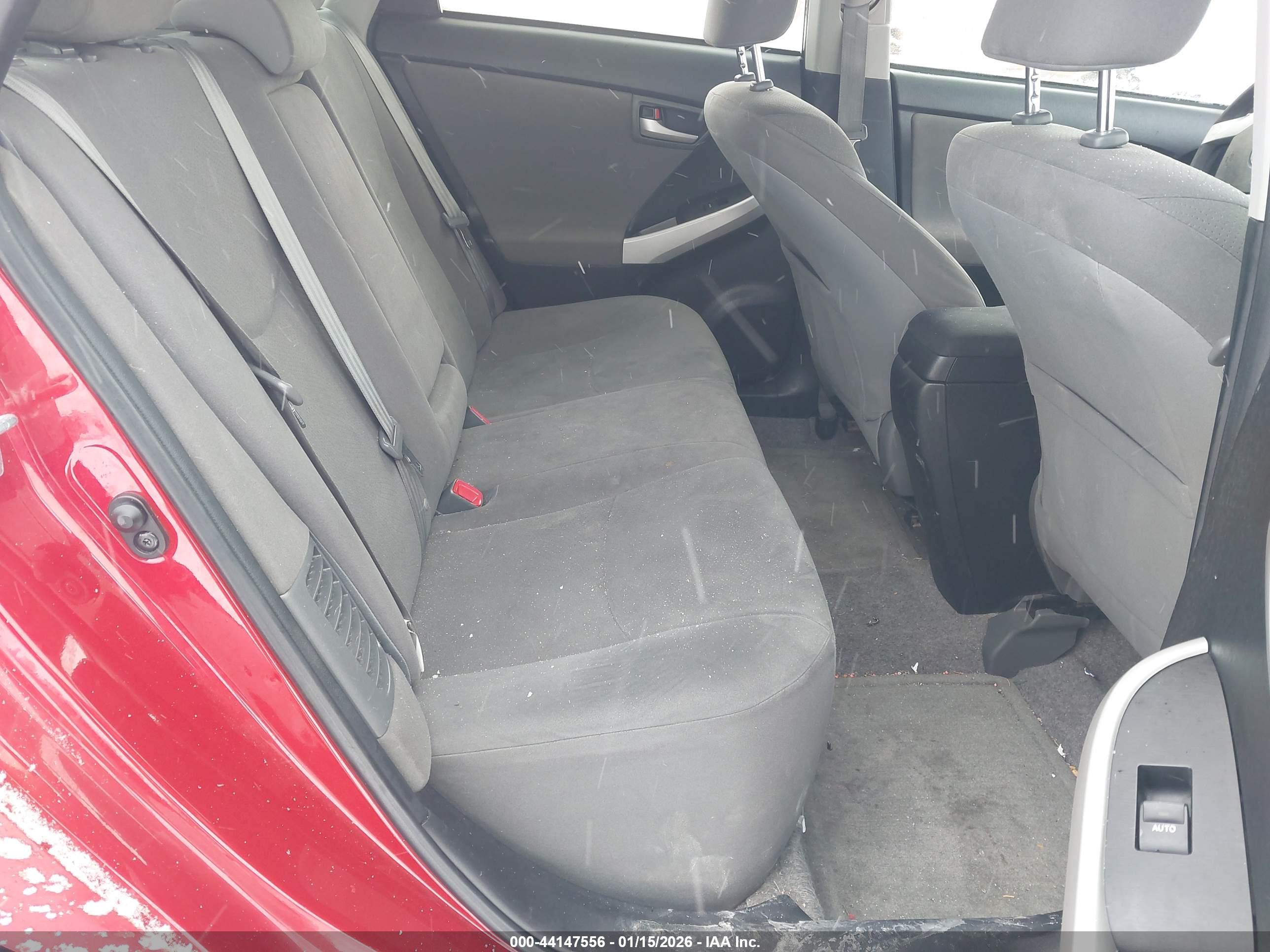 TOYOTA PRIUS image 8