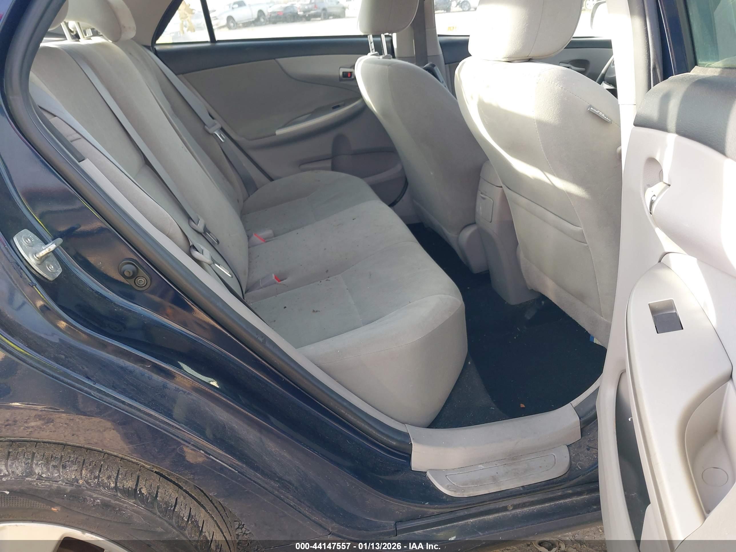 TOYOTA COROLLA image 8