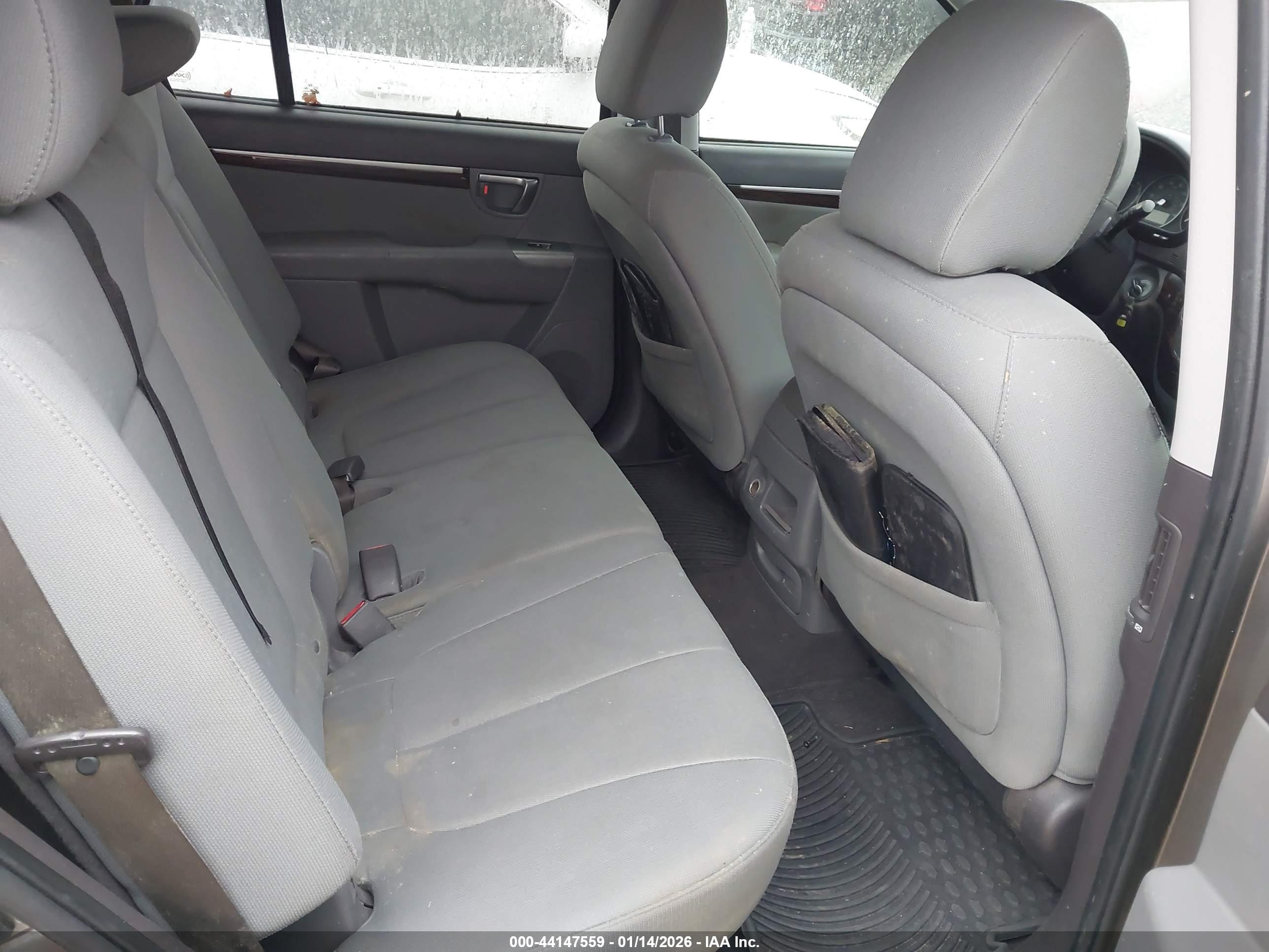 HYUNDAI SANTA image 8