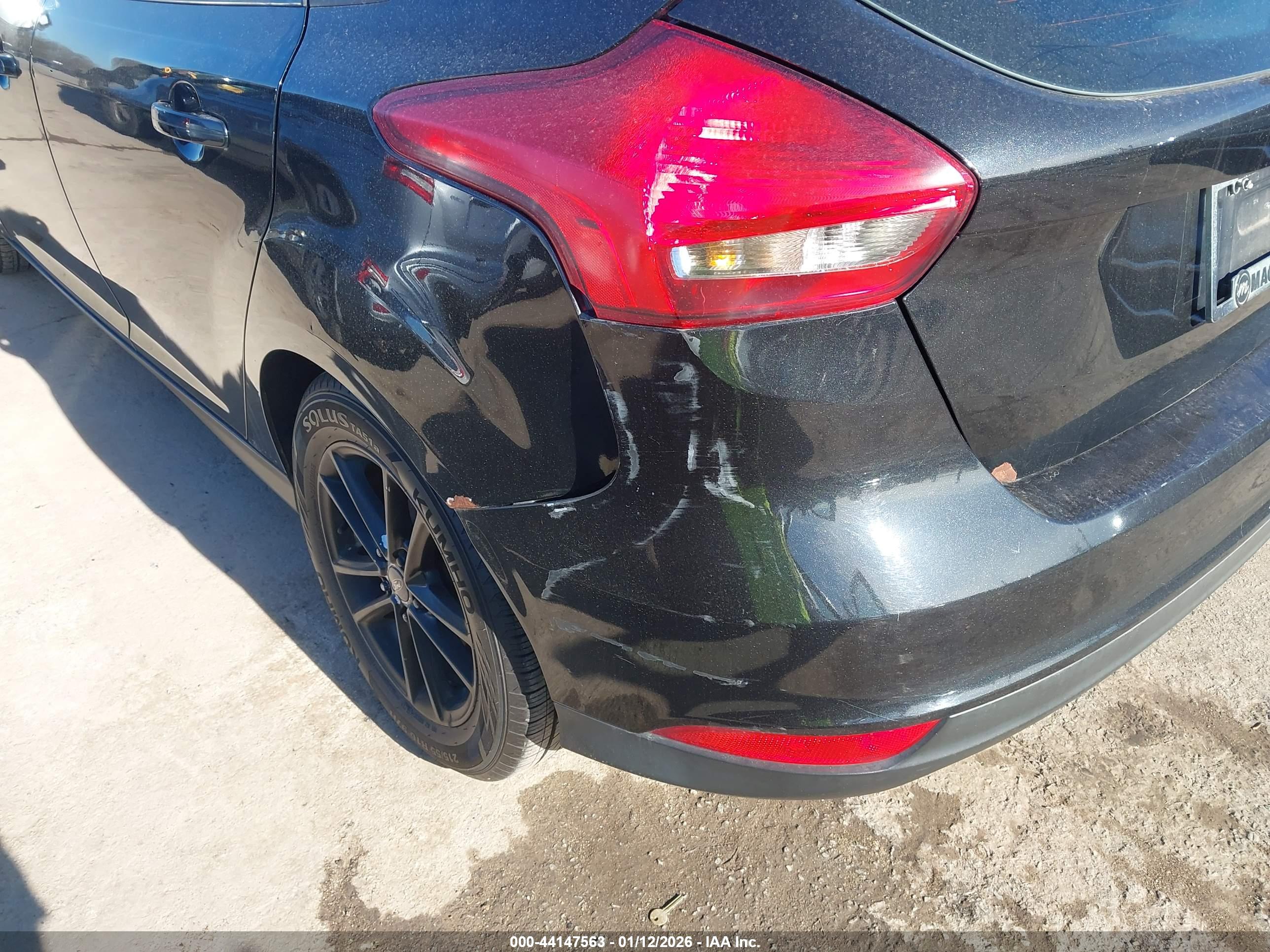 FORD FOCUS image 6