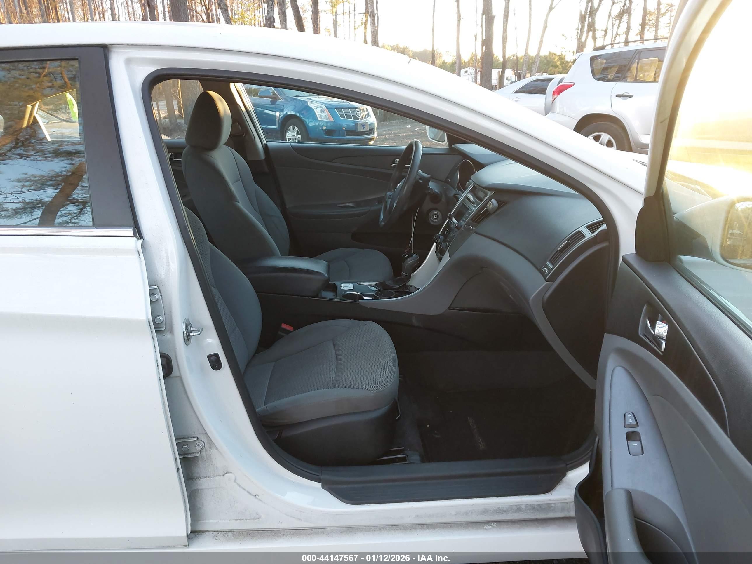 HYUNDAI SONATA image 5
