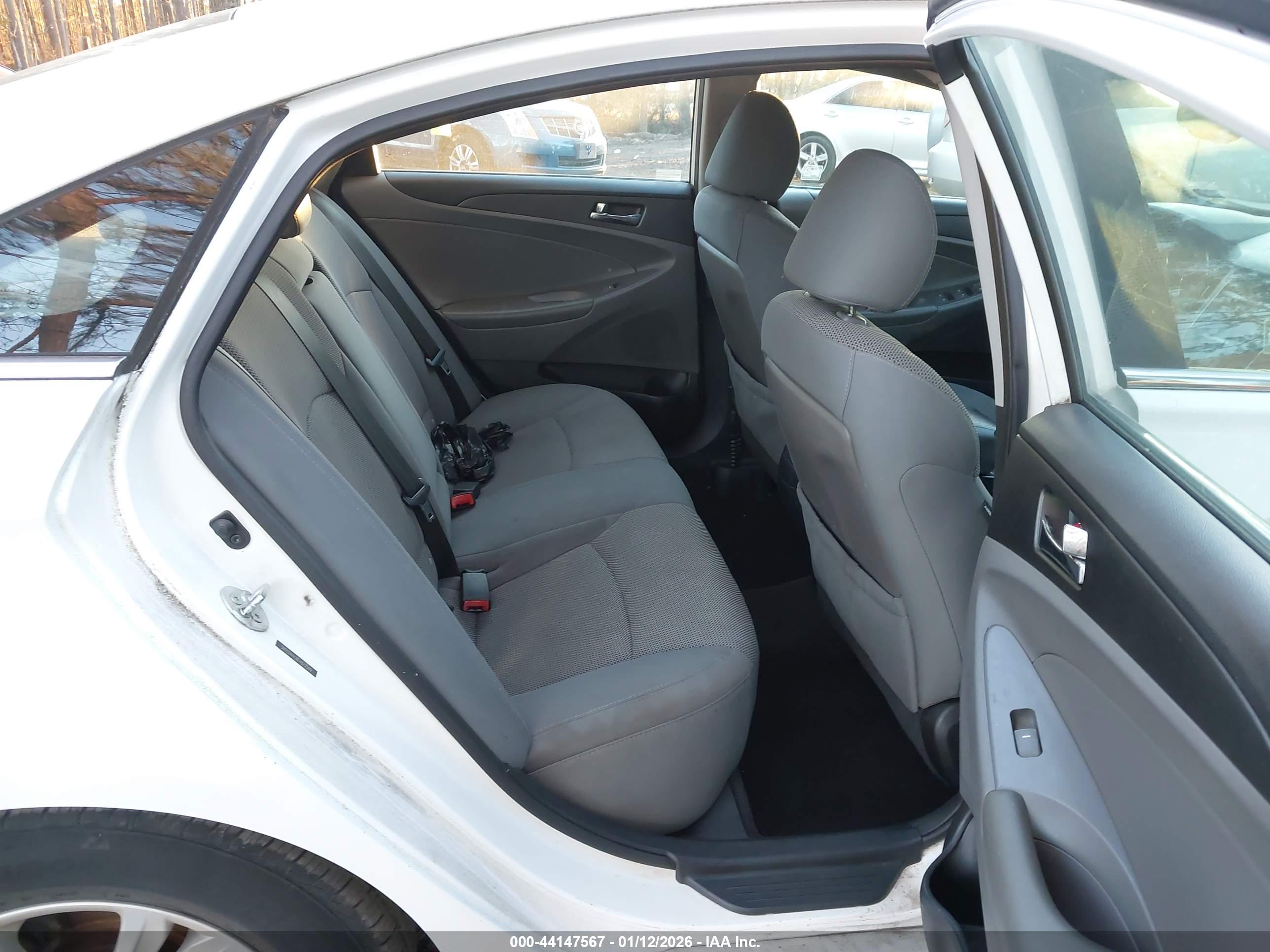 HYUNDAI SONATA image 8
