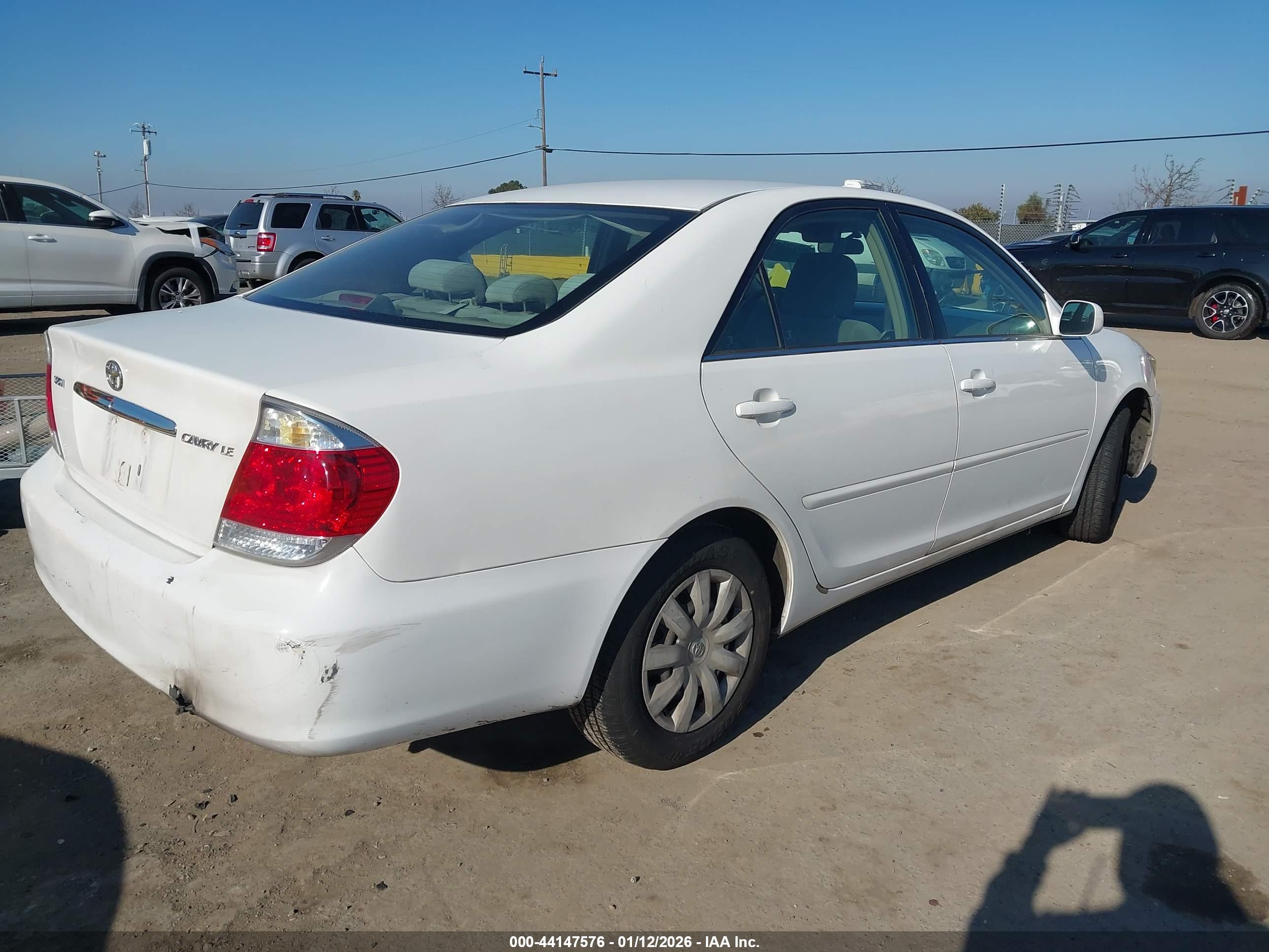 TOYOTA CAMRY image 4