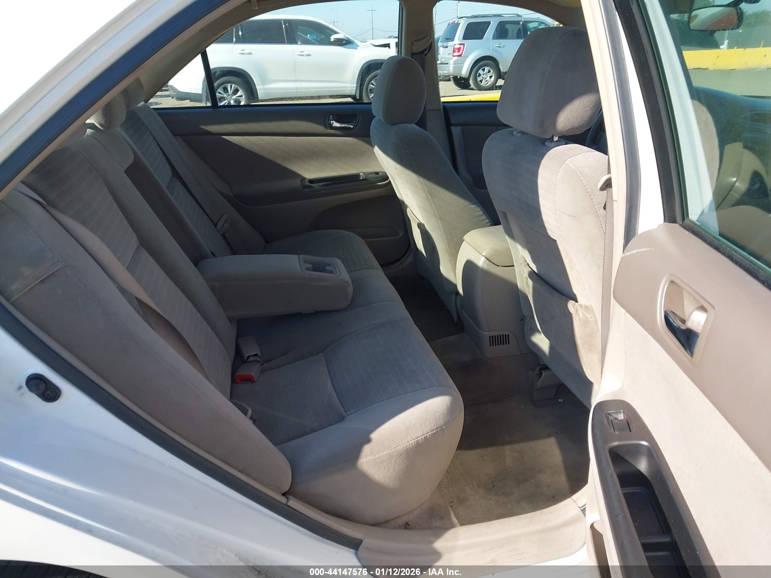 TOYOTA CAMRY image 8