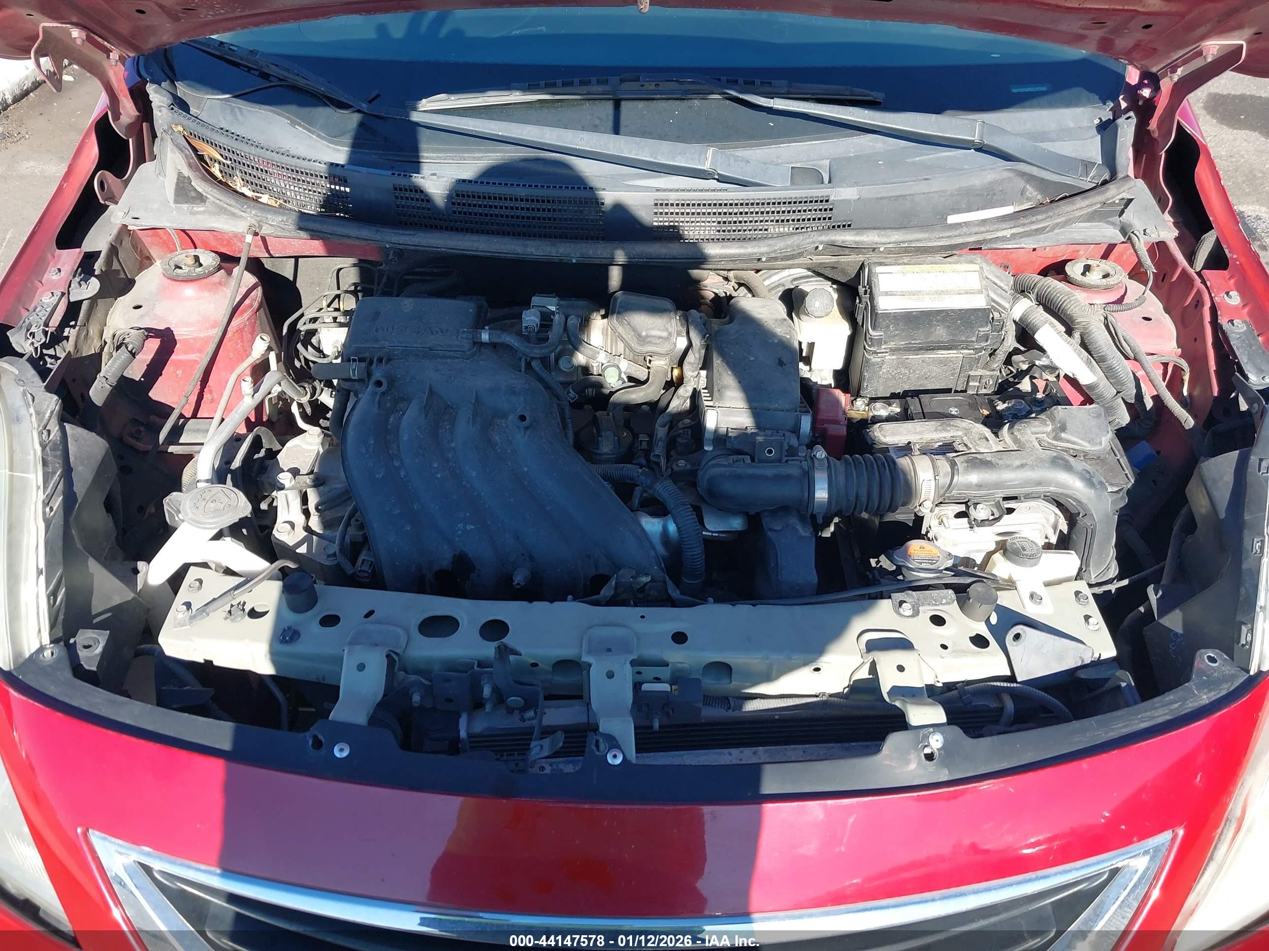 NISSAN VERSA image 10