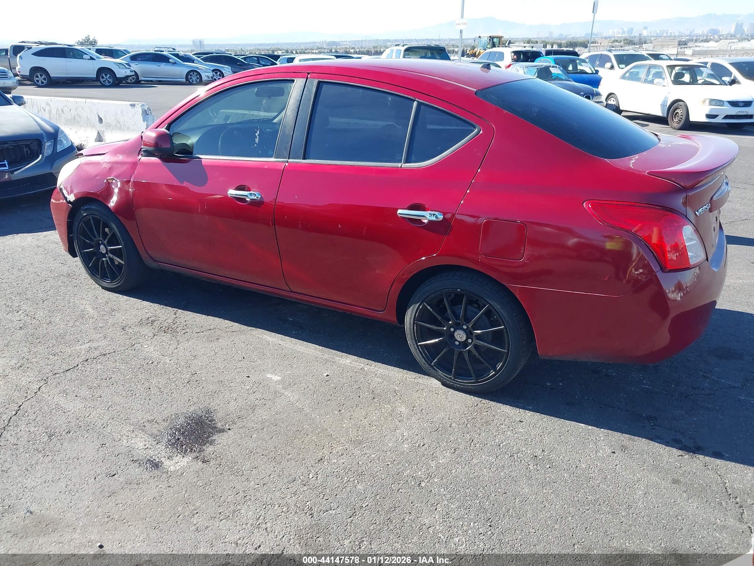 NISSAN VERSA image 3
