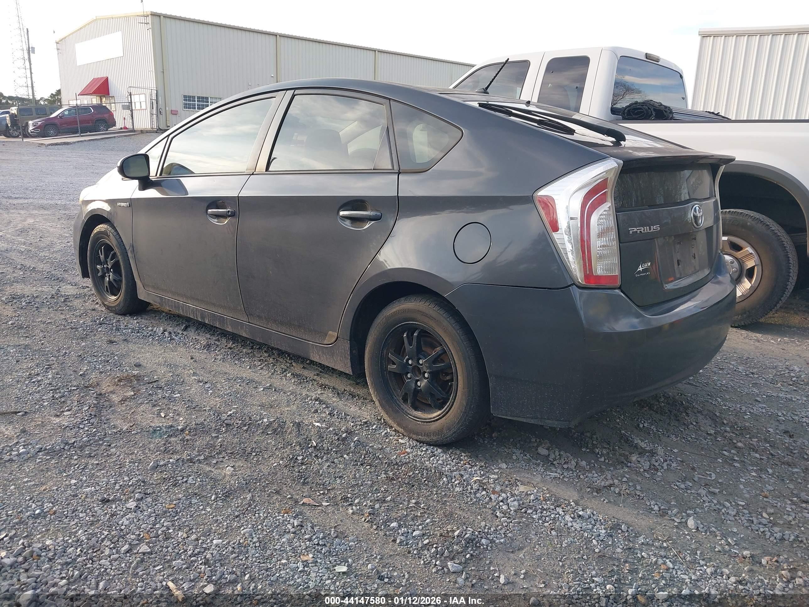 TOYOTA PRIUS image 3