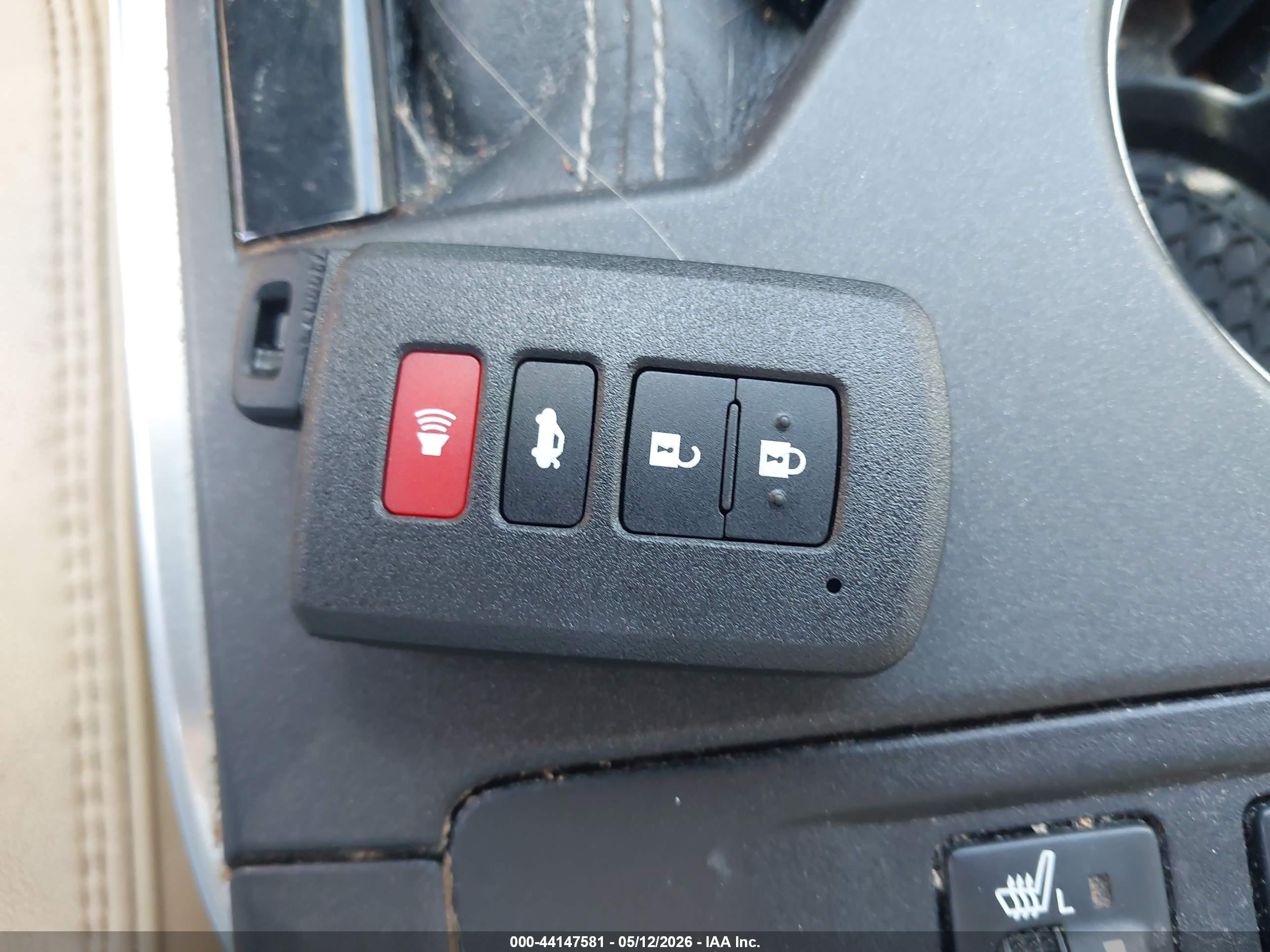 TOYOTA CAMRY image 11