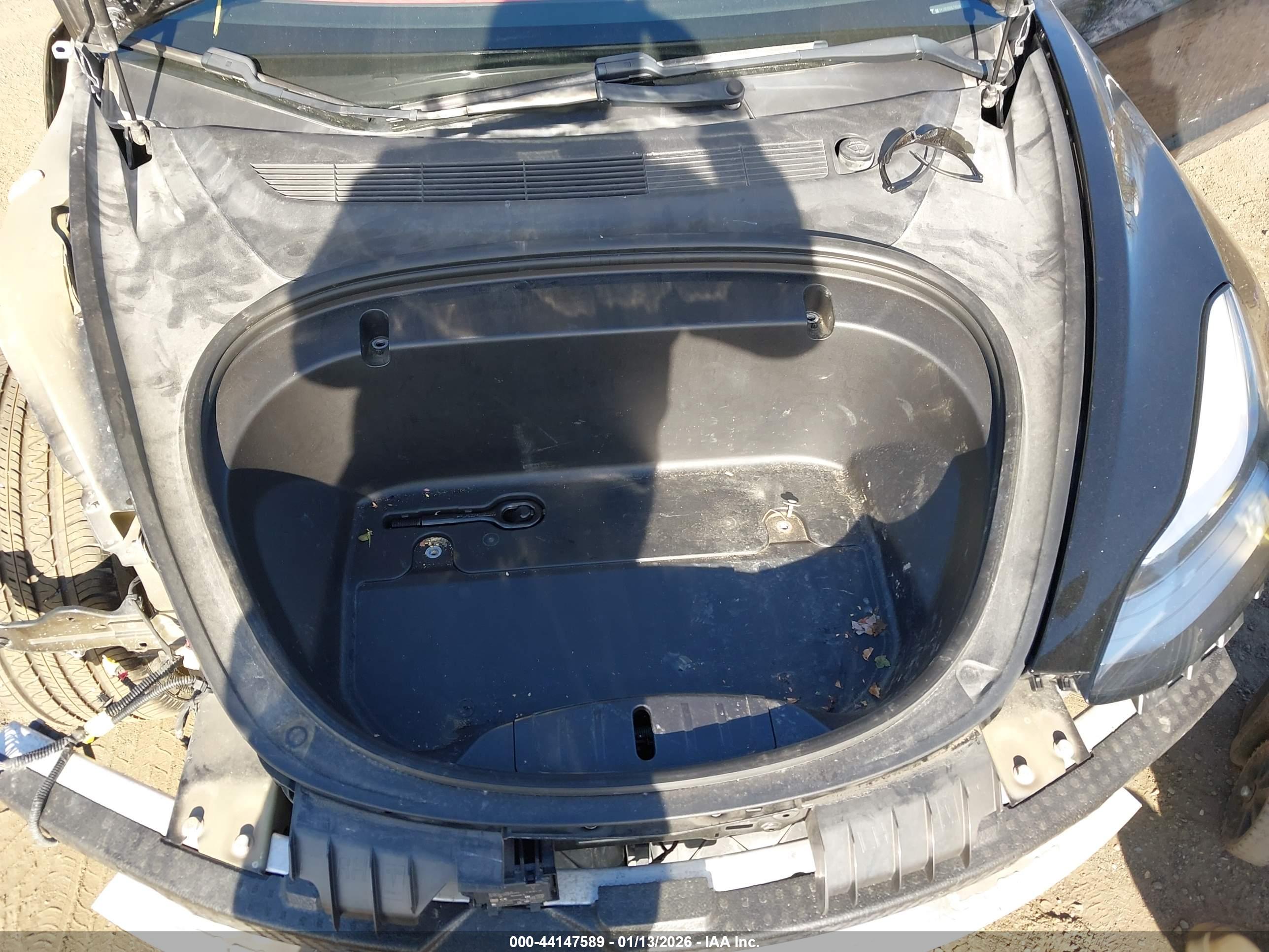 TESLA MODEL image 10