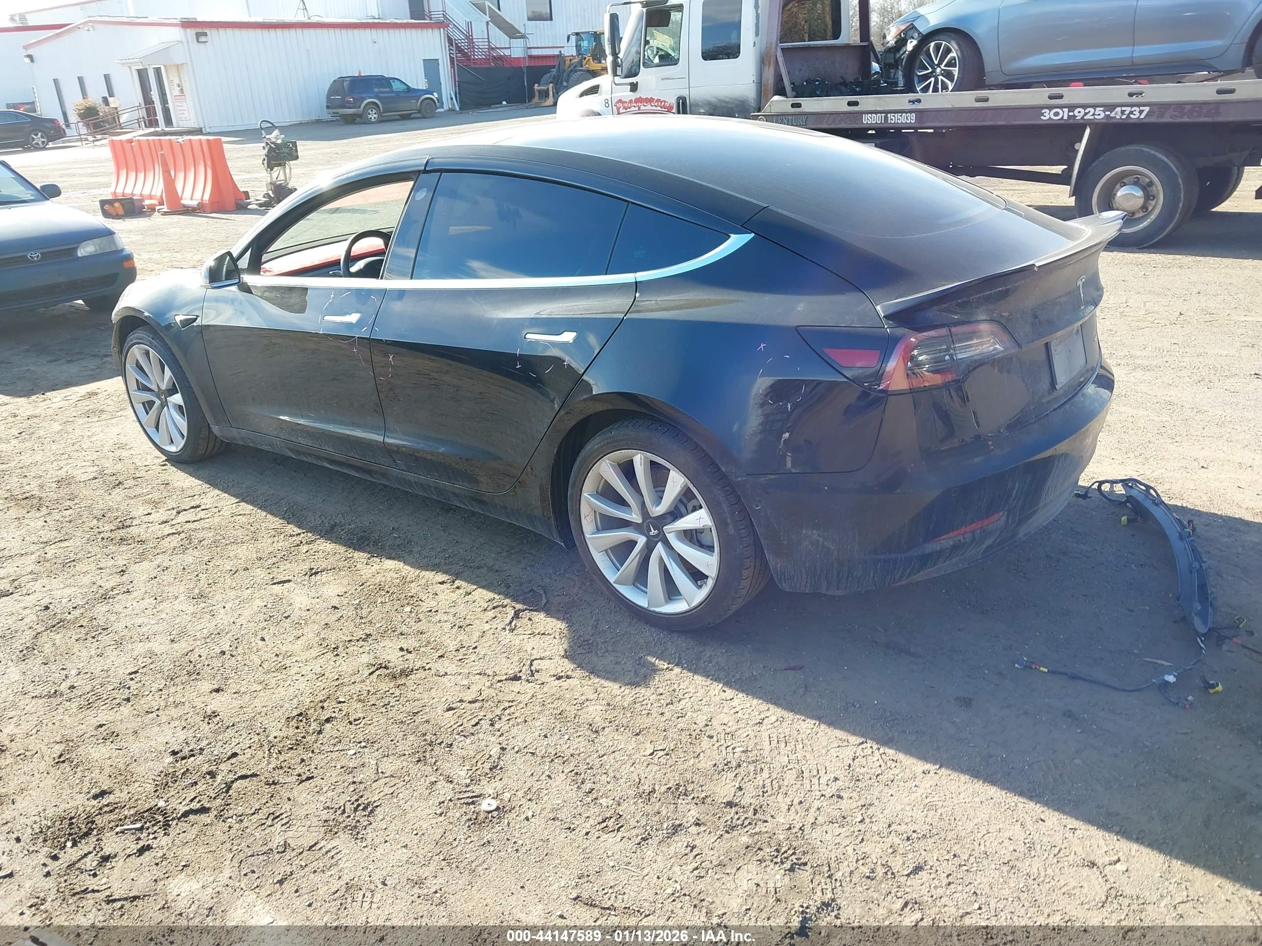 TESLA MODEL image 3
