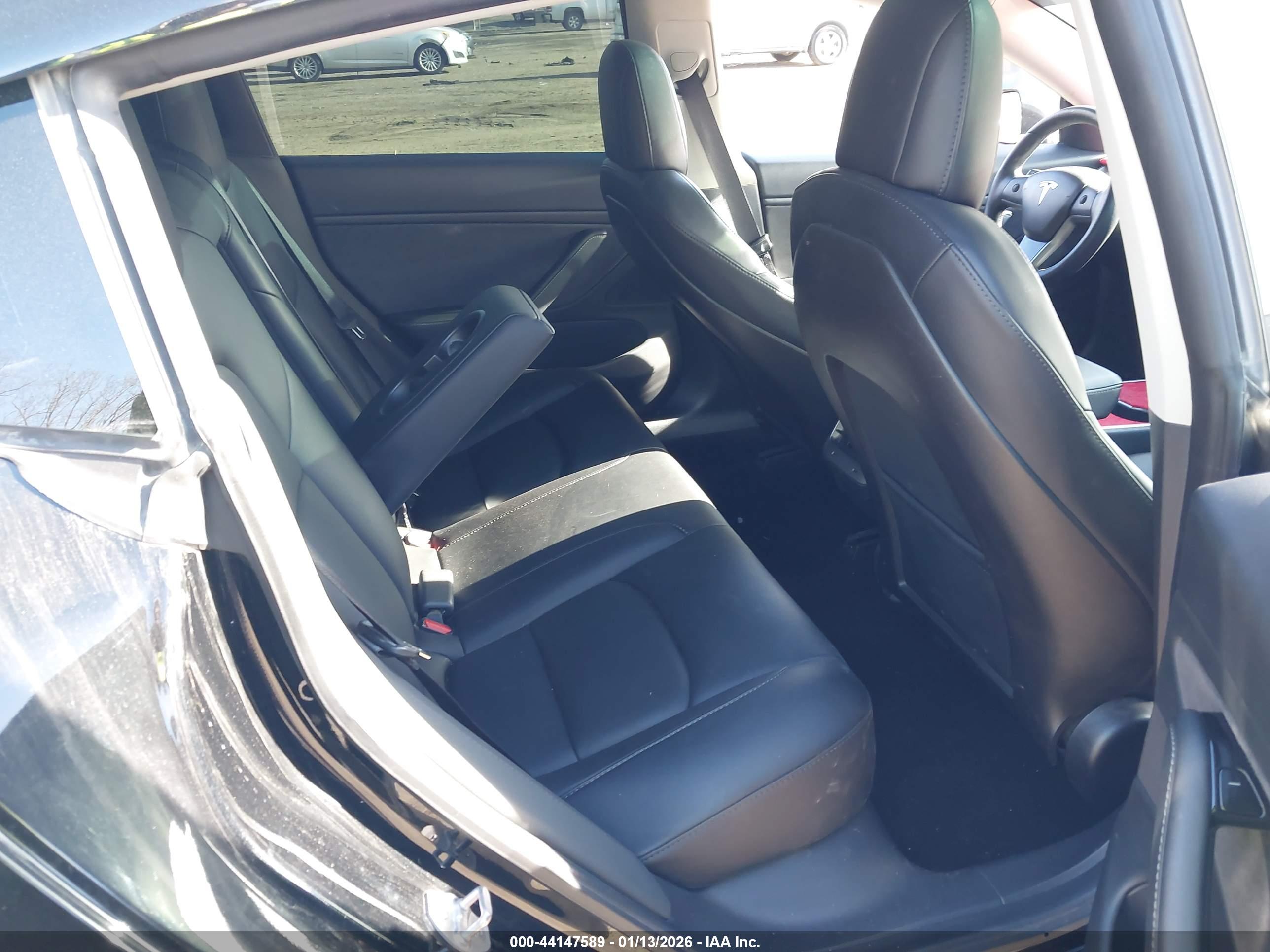 TESLA MODEL image 8