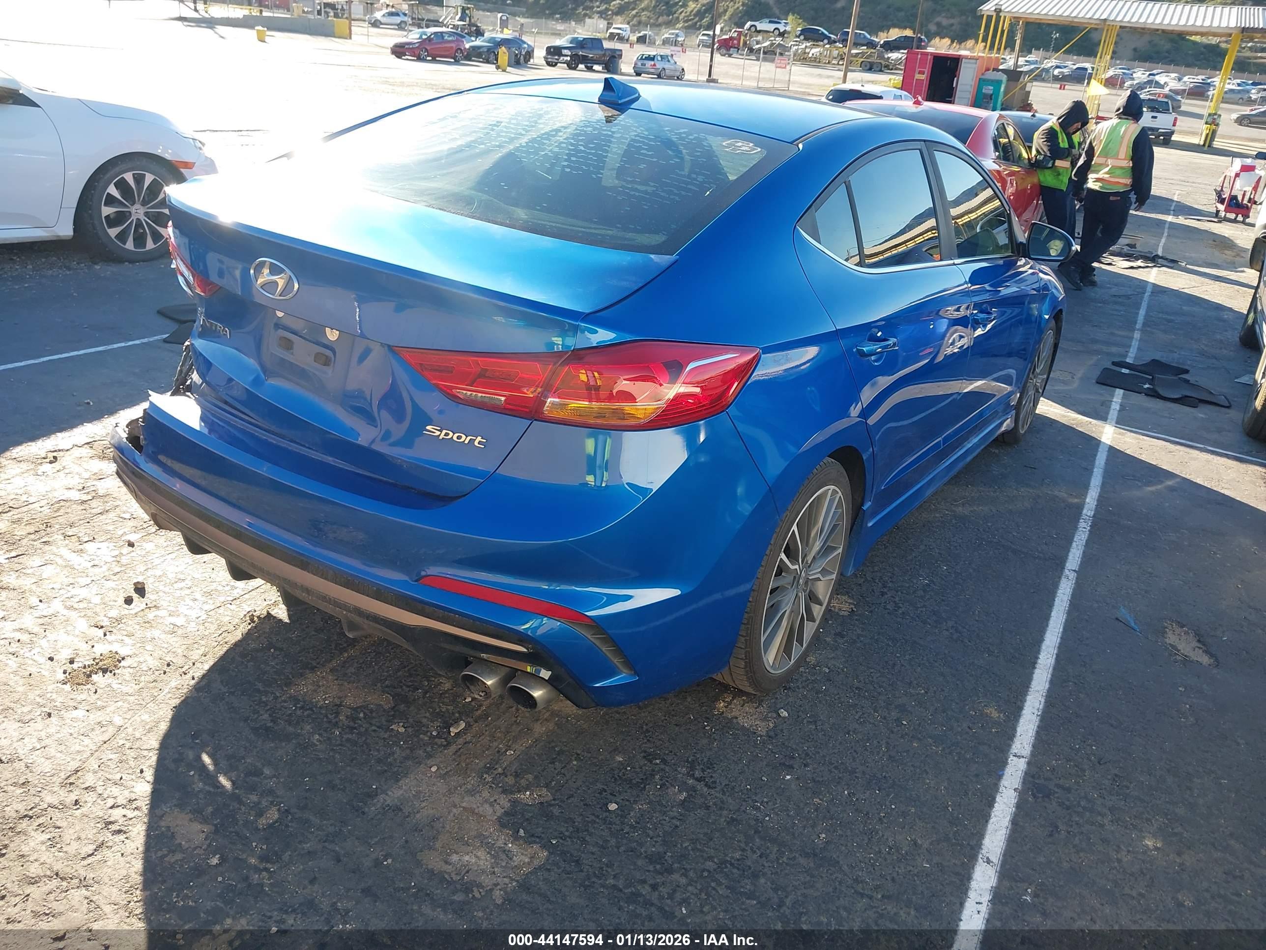 HYUNDAI ELANTRA image 4