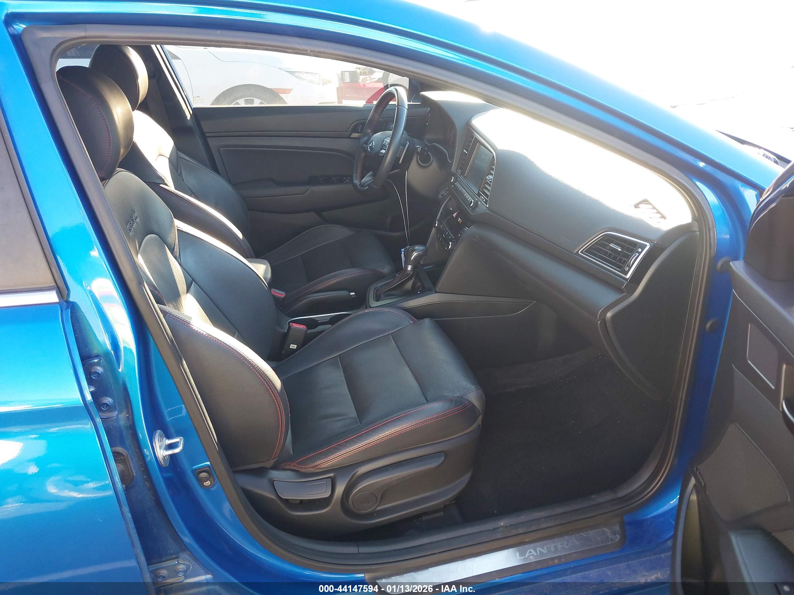 HYUNDAI ELANTRA image 5