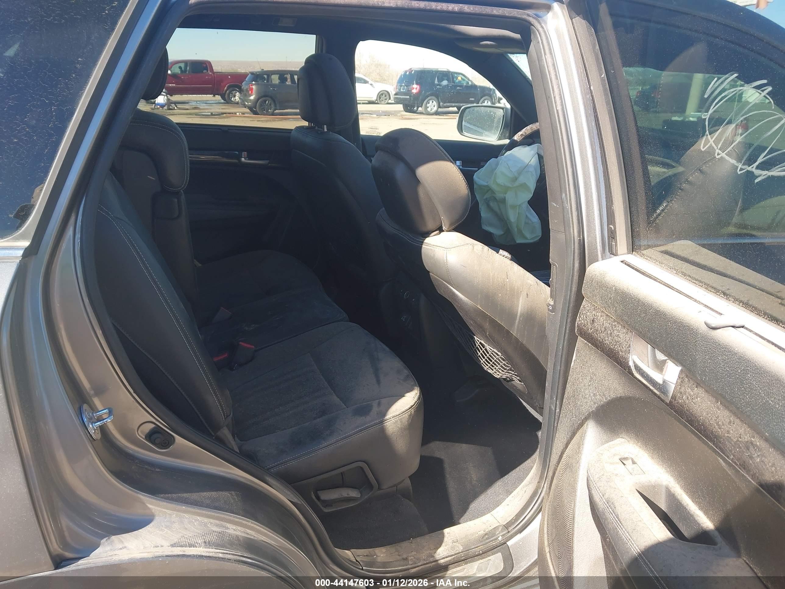KIA SORENTO image 8