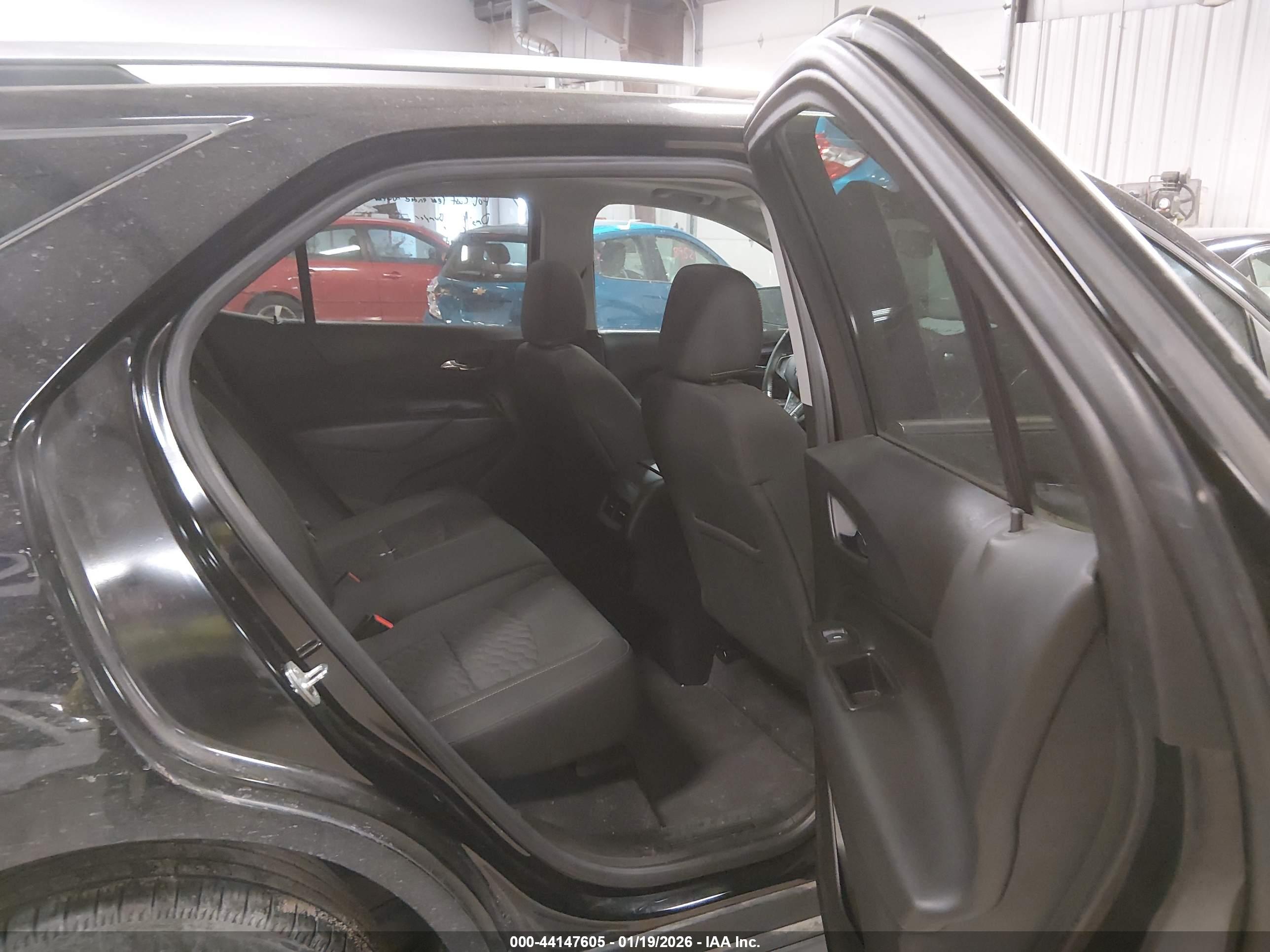 CHEVROLET EQUINOX image 8