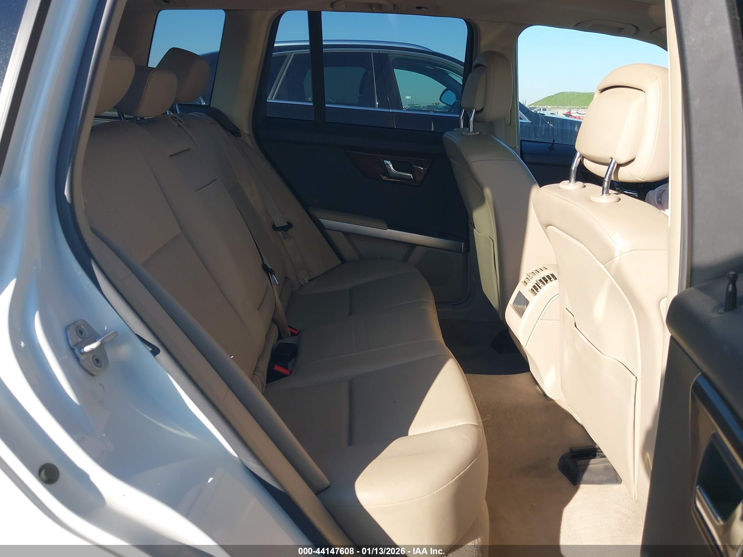 MERCEDES-BENZ GLK image 8