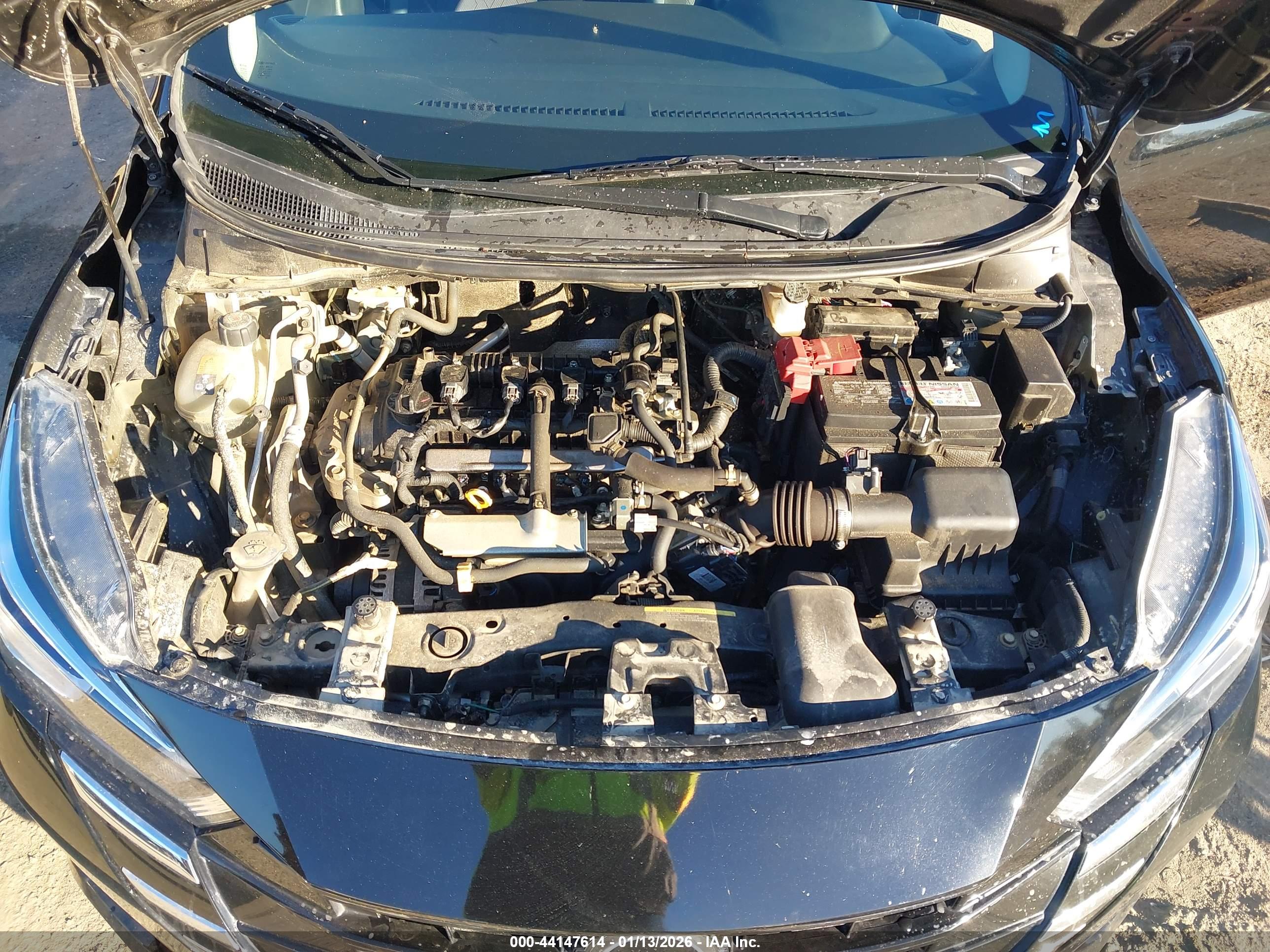 NISSAN VERSA image 10