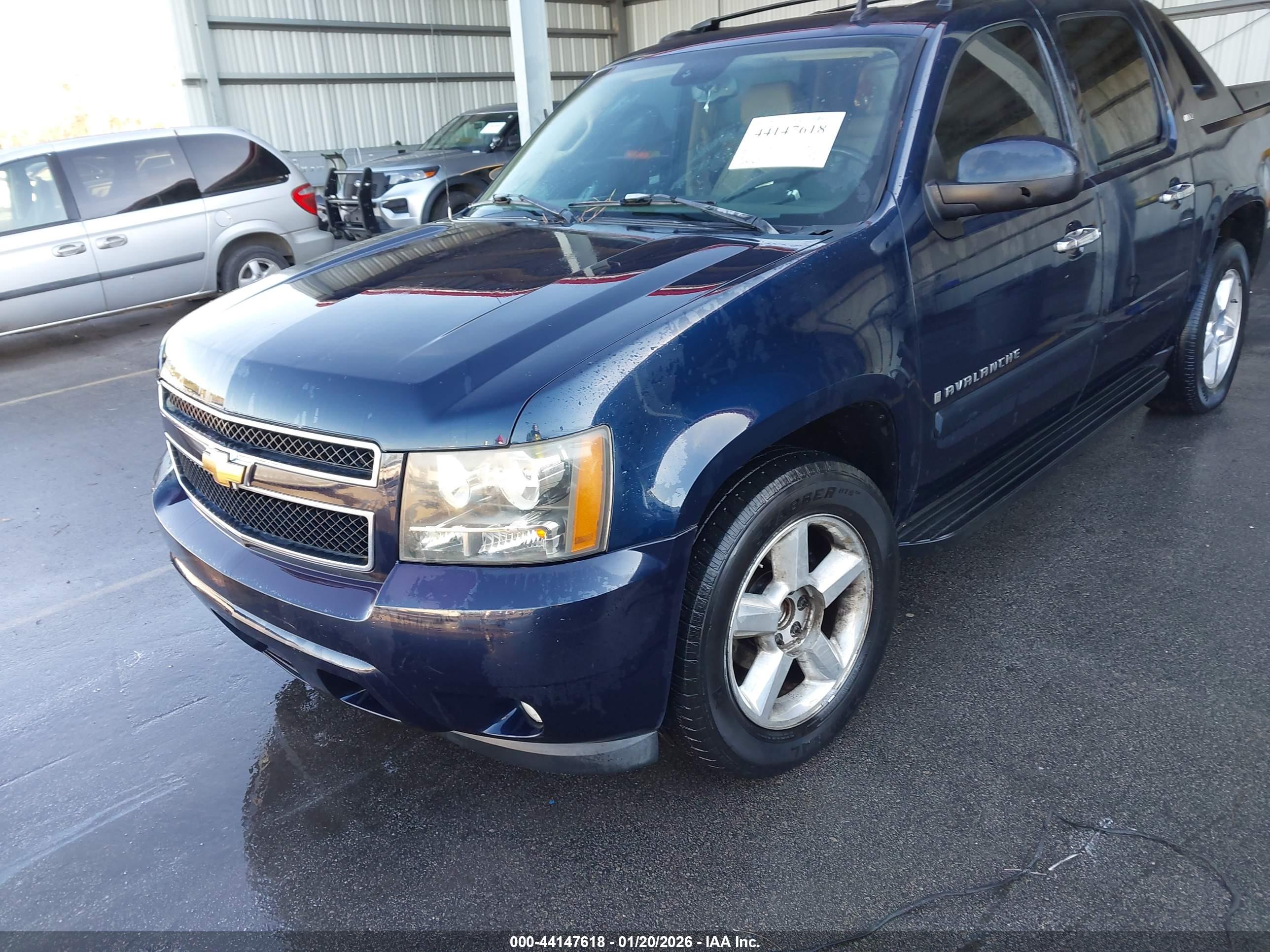 CHEVROLET AVALANCHE image 2
