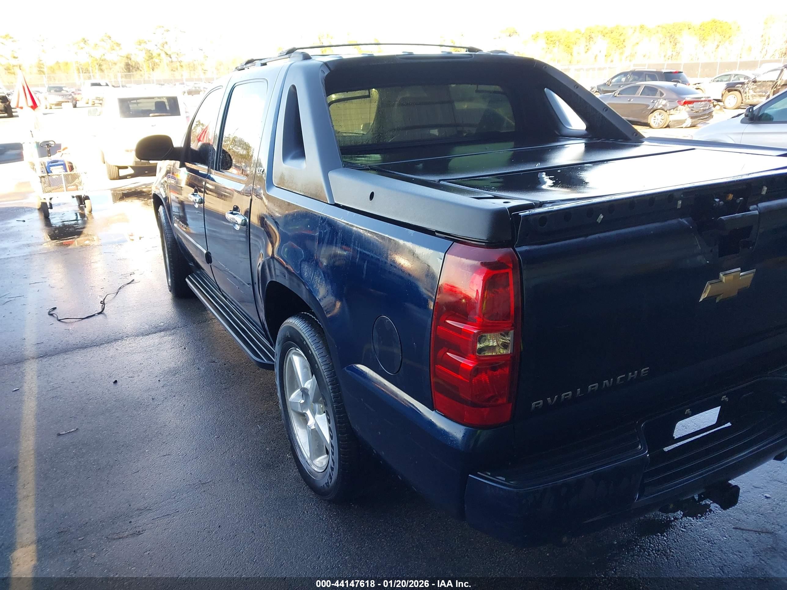 CHEVROLET AVALANCHE image 3