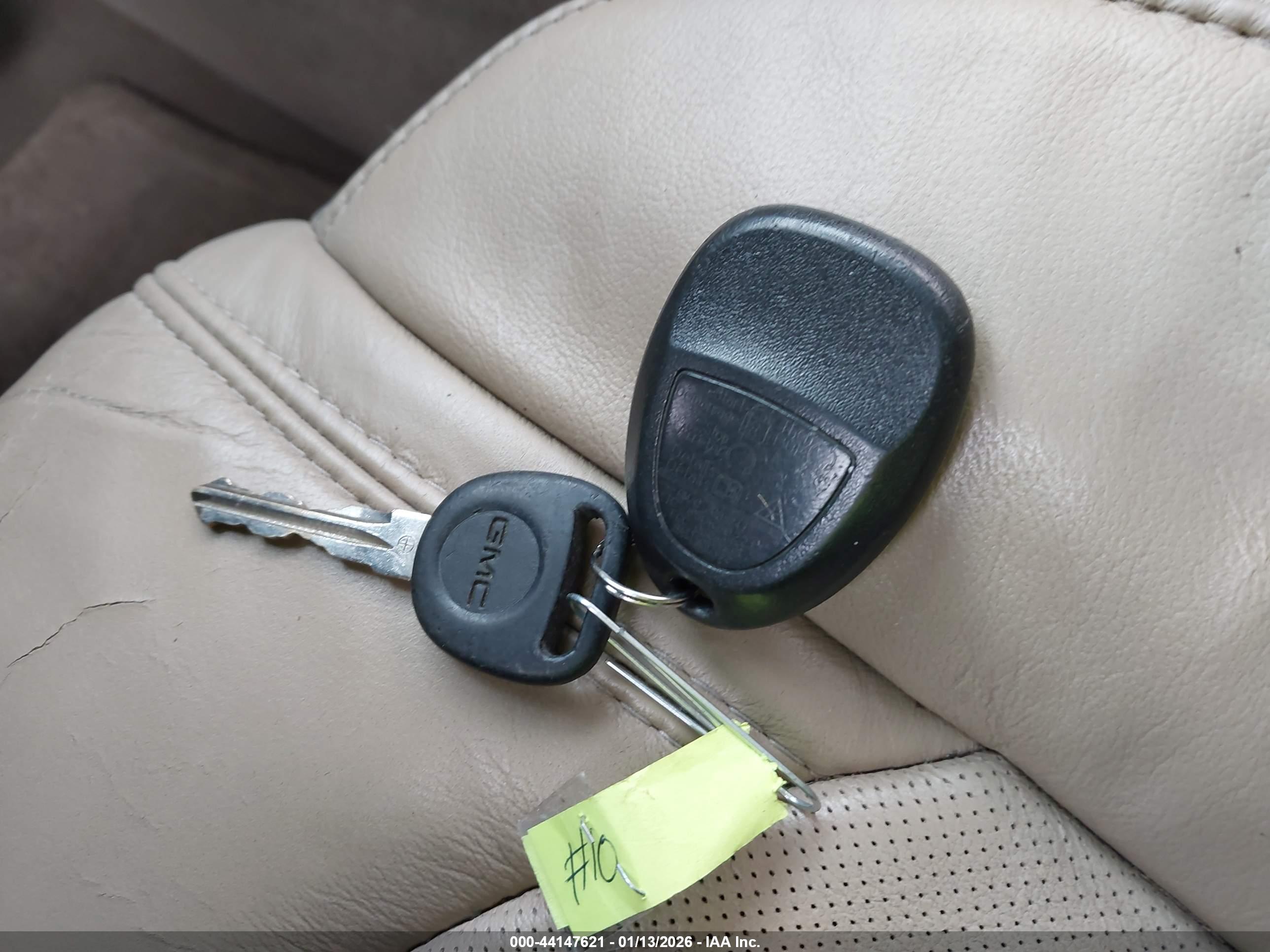 GMC ACADIA image 11