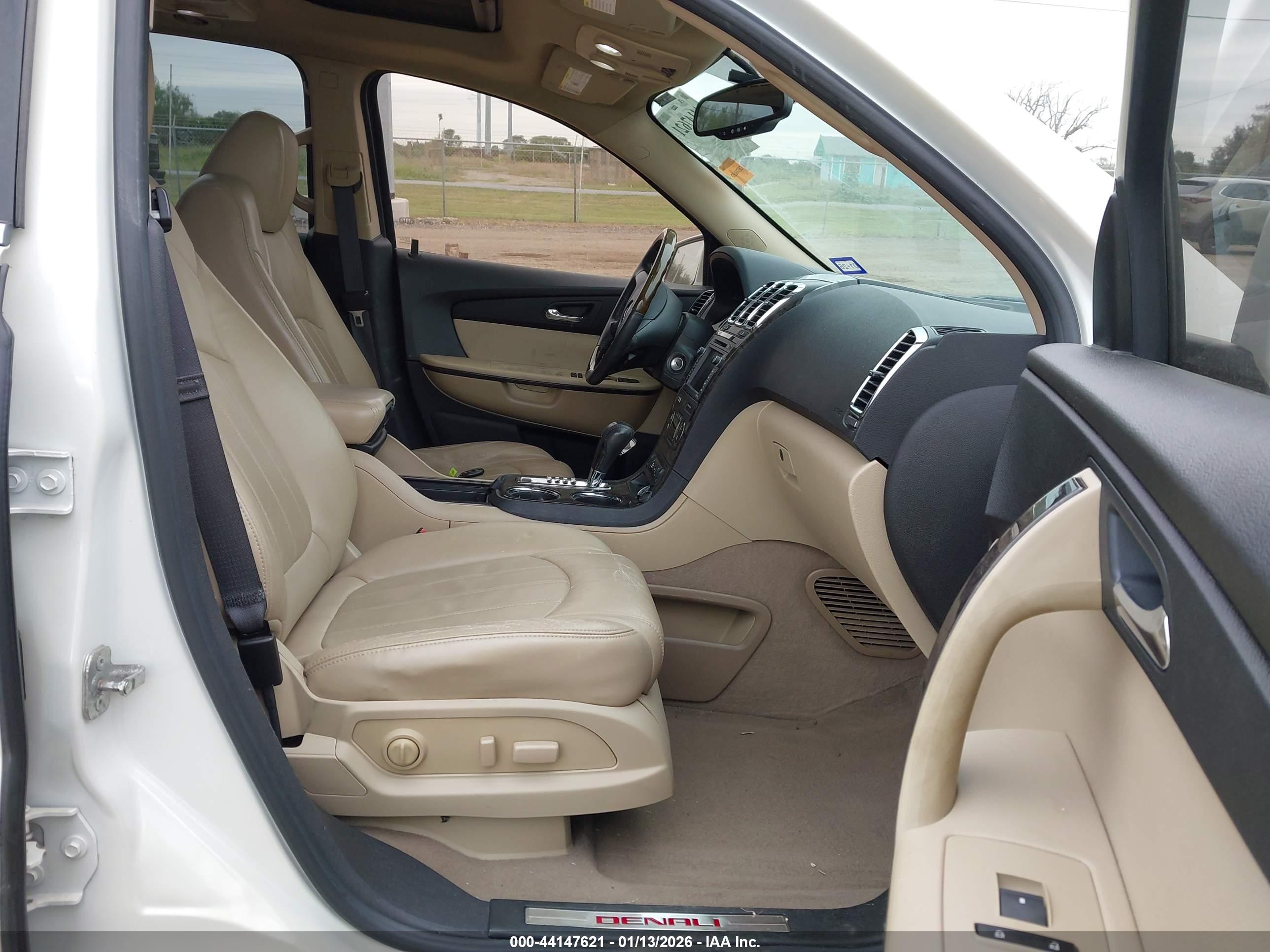 GMC ACADIA image 5