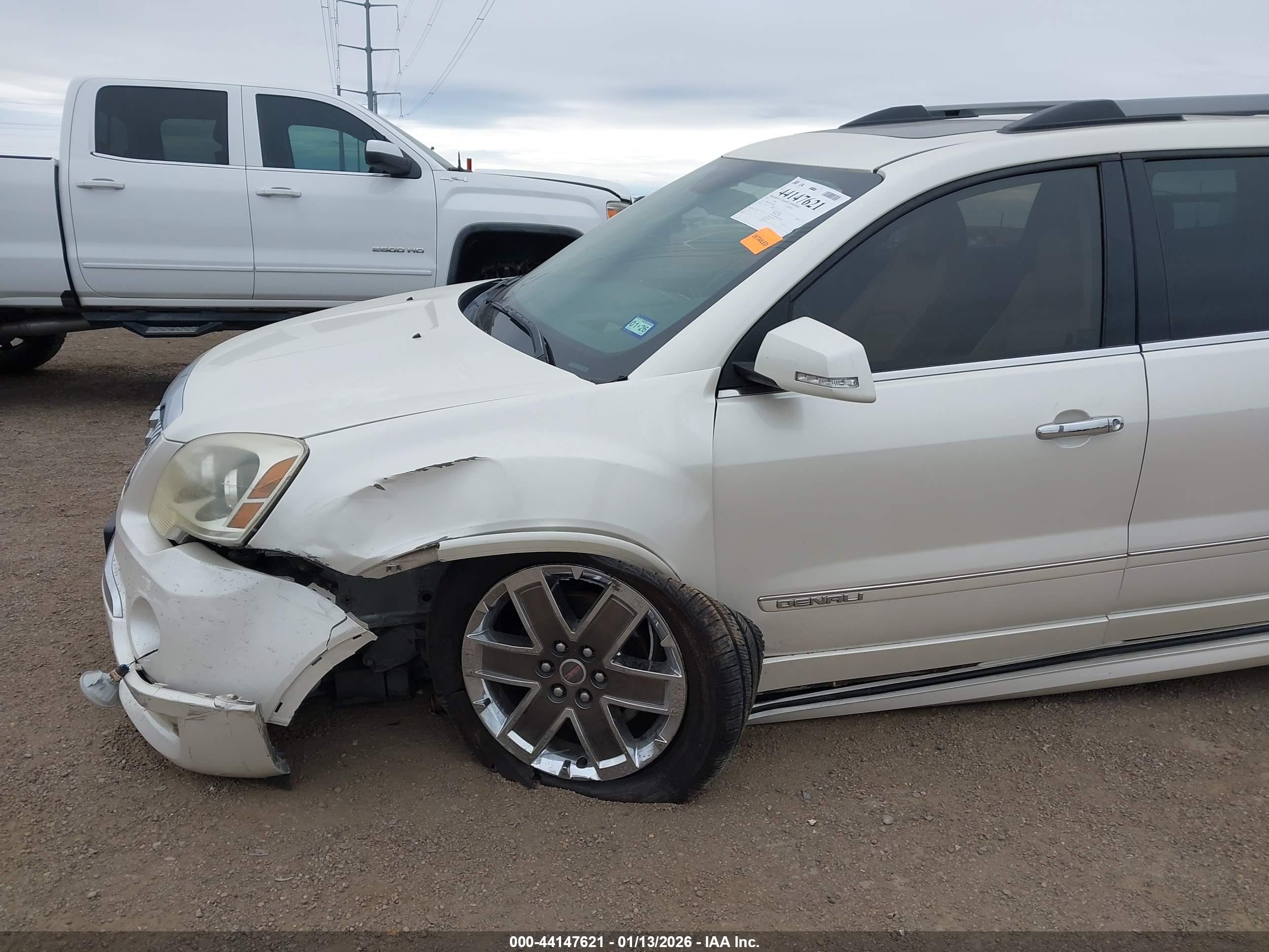 GMC ACADIA image 6