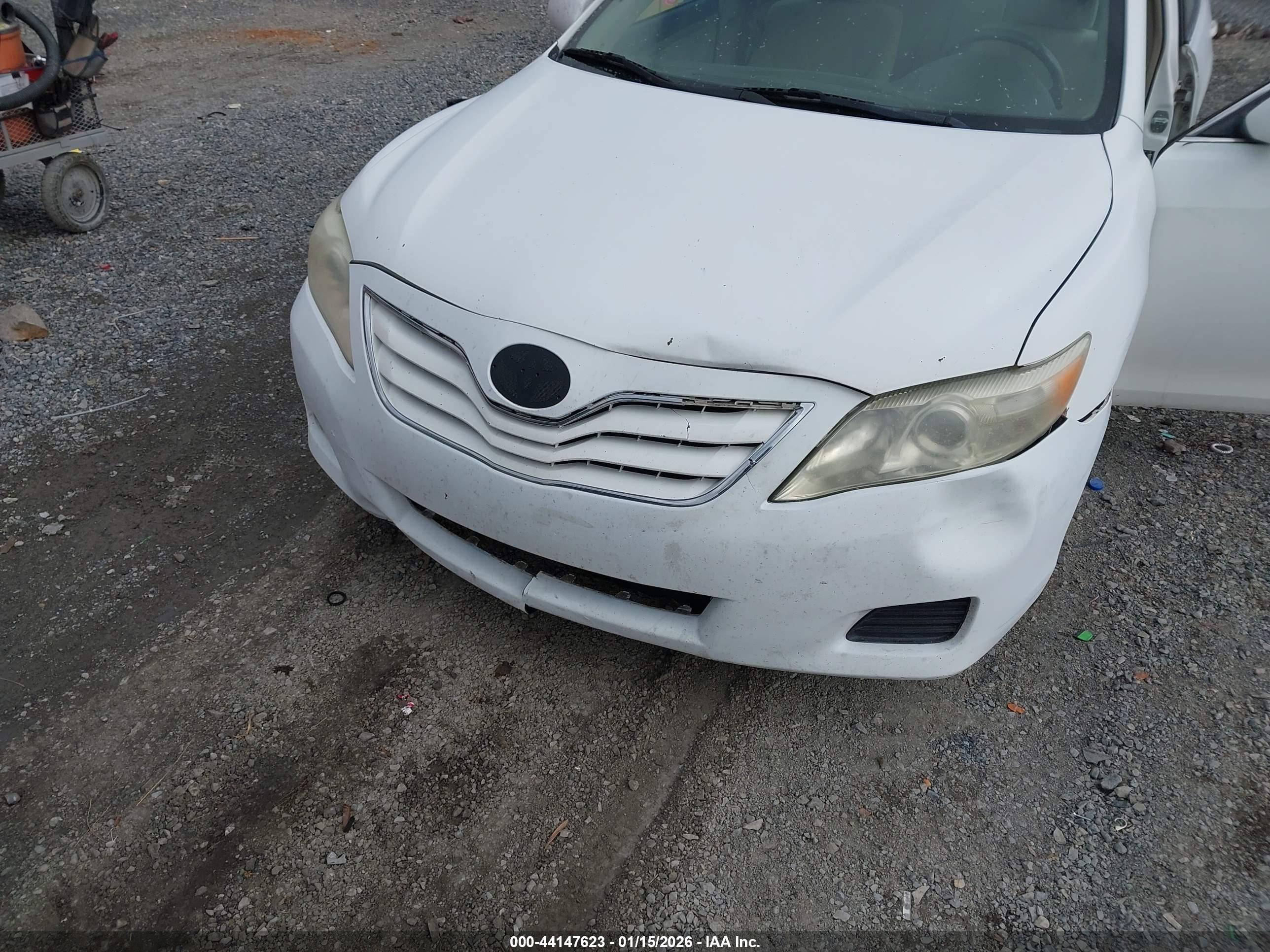 TOYOTA CAMRY image 6