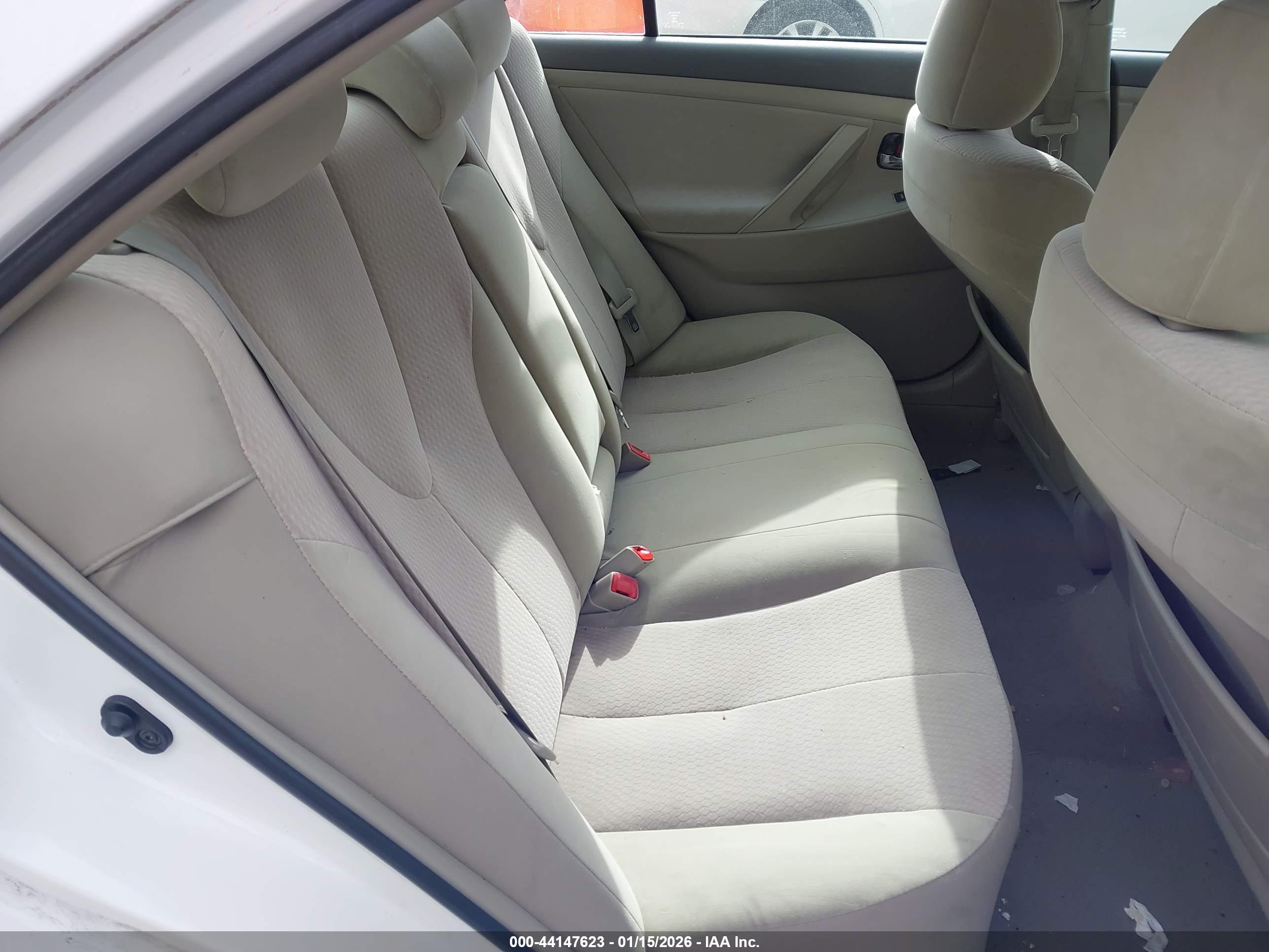 TOYOTA CAMRY image 8