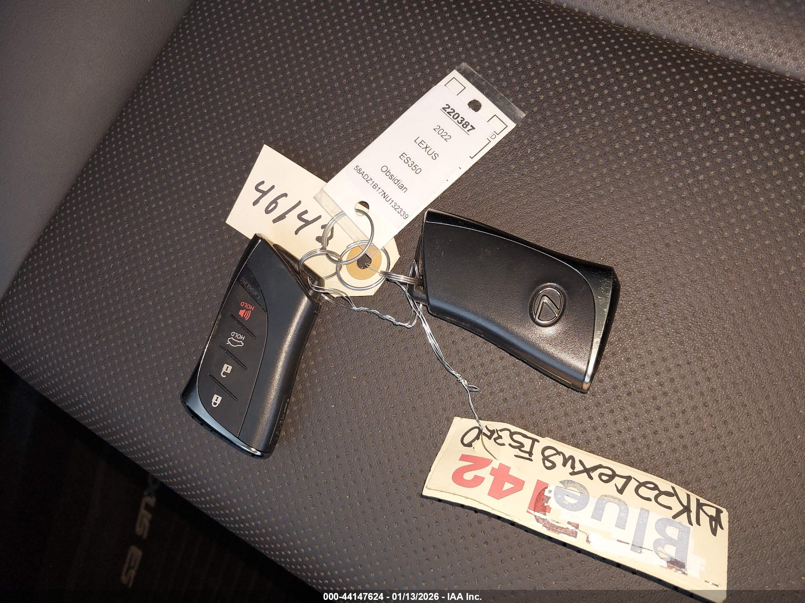 LEXUS ES image 11