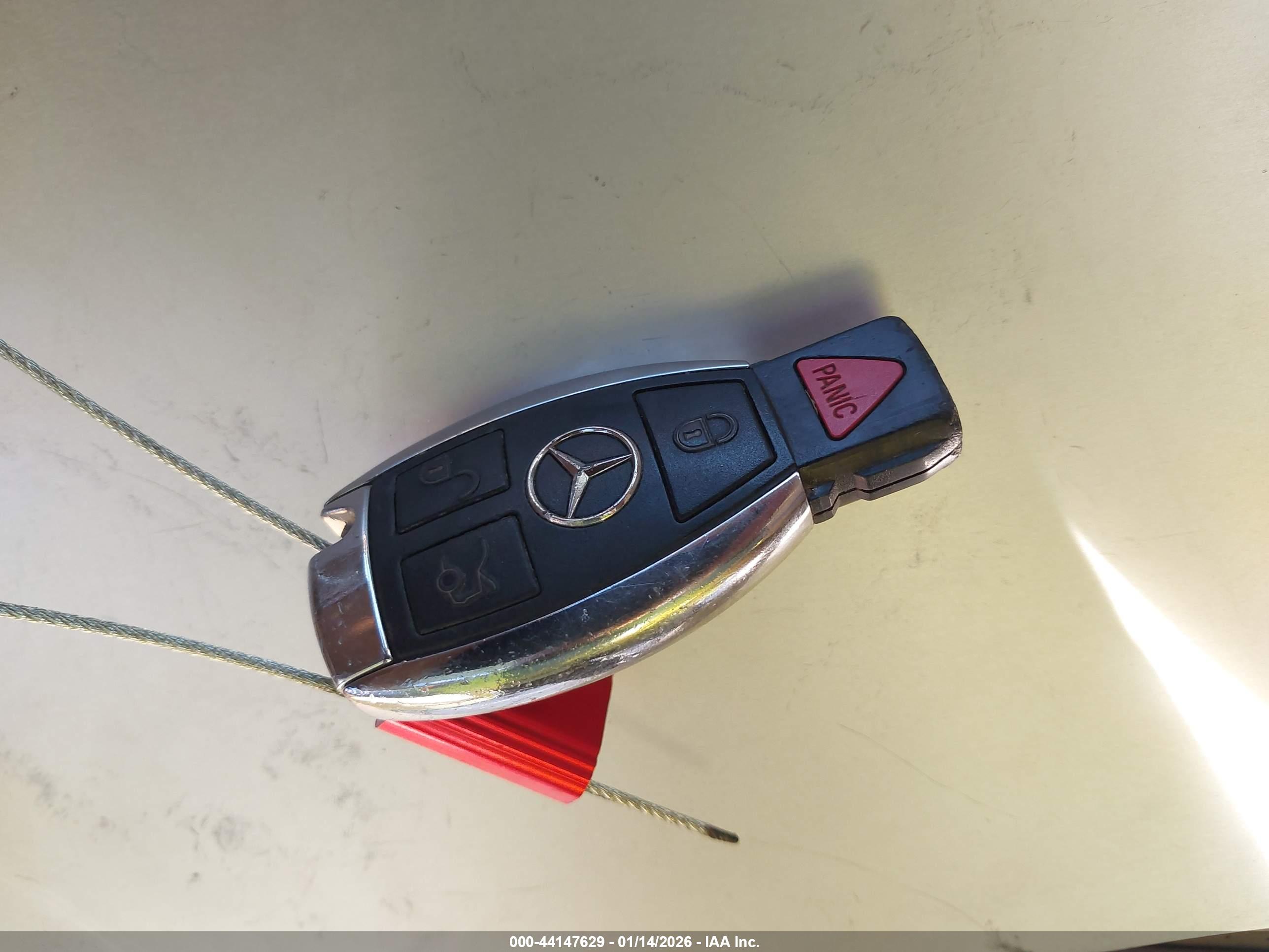 MERCEDES-BENZ E image 11